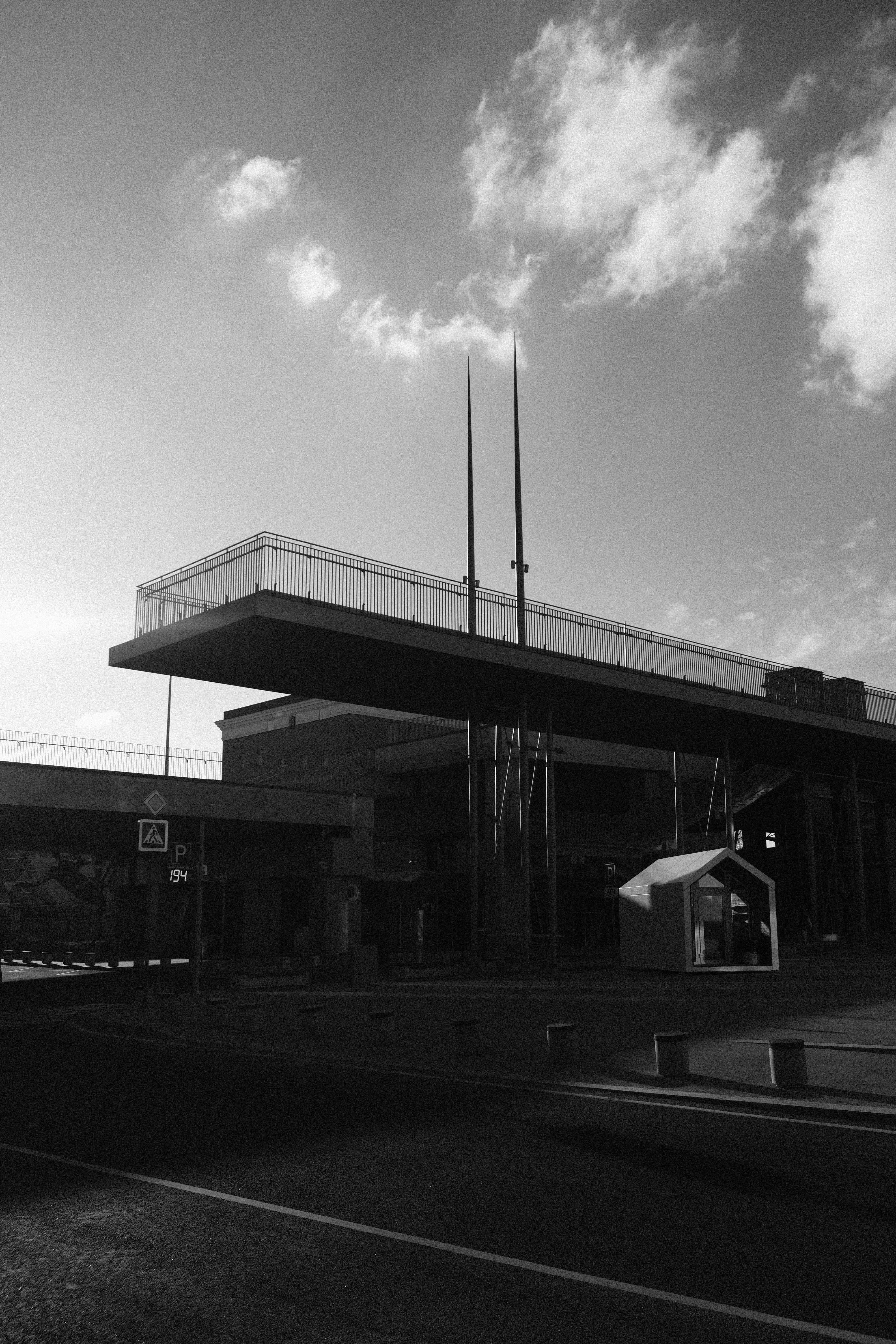 a black and white photo of a building