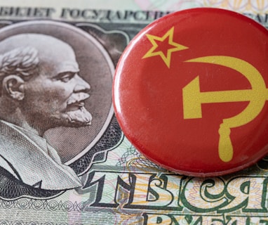 a button with a picture of a communist dictator on it