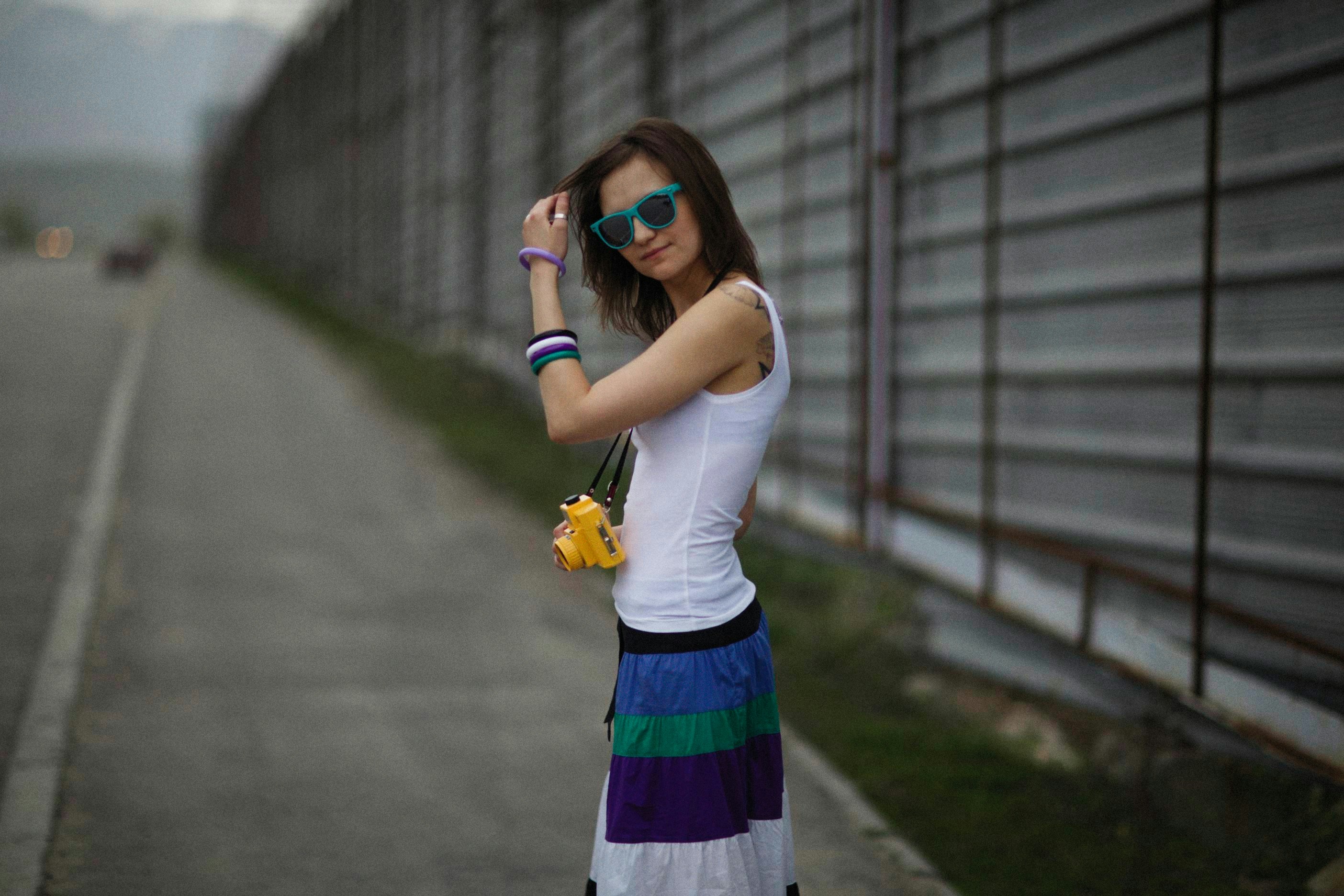 colorful skirt wallpaper, wallpaper, Bright Skirts: How to Style Them Without Clashing 4