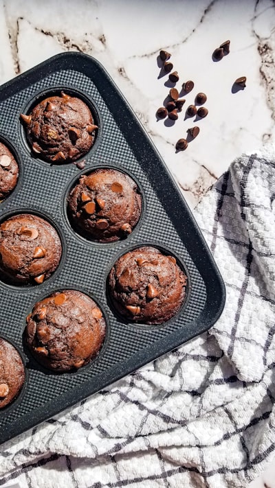 Muffin tins and sheet pans for home baking