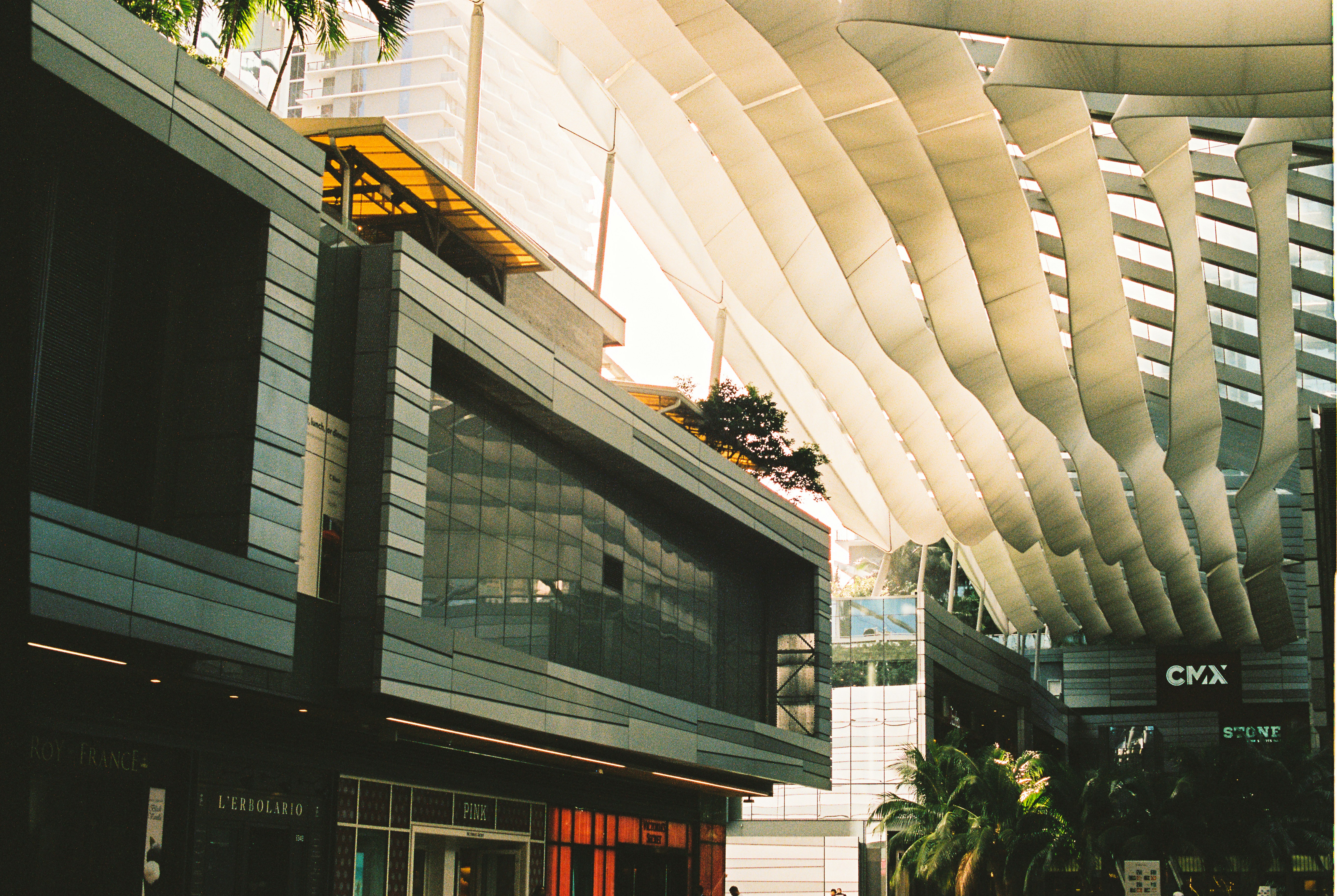 a building that has a bunch of windows on it