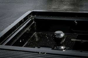 Contrast Handle