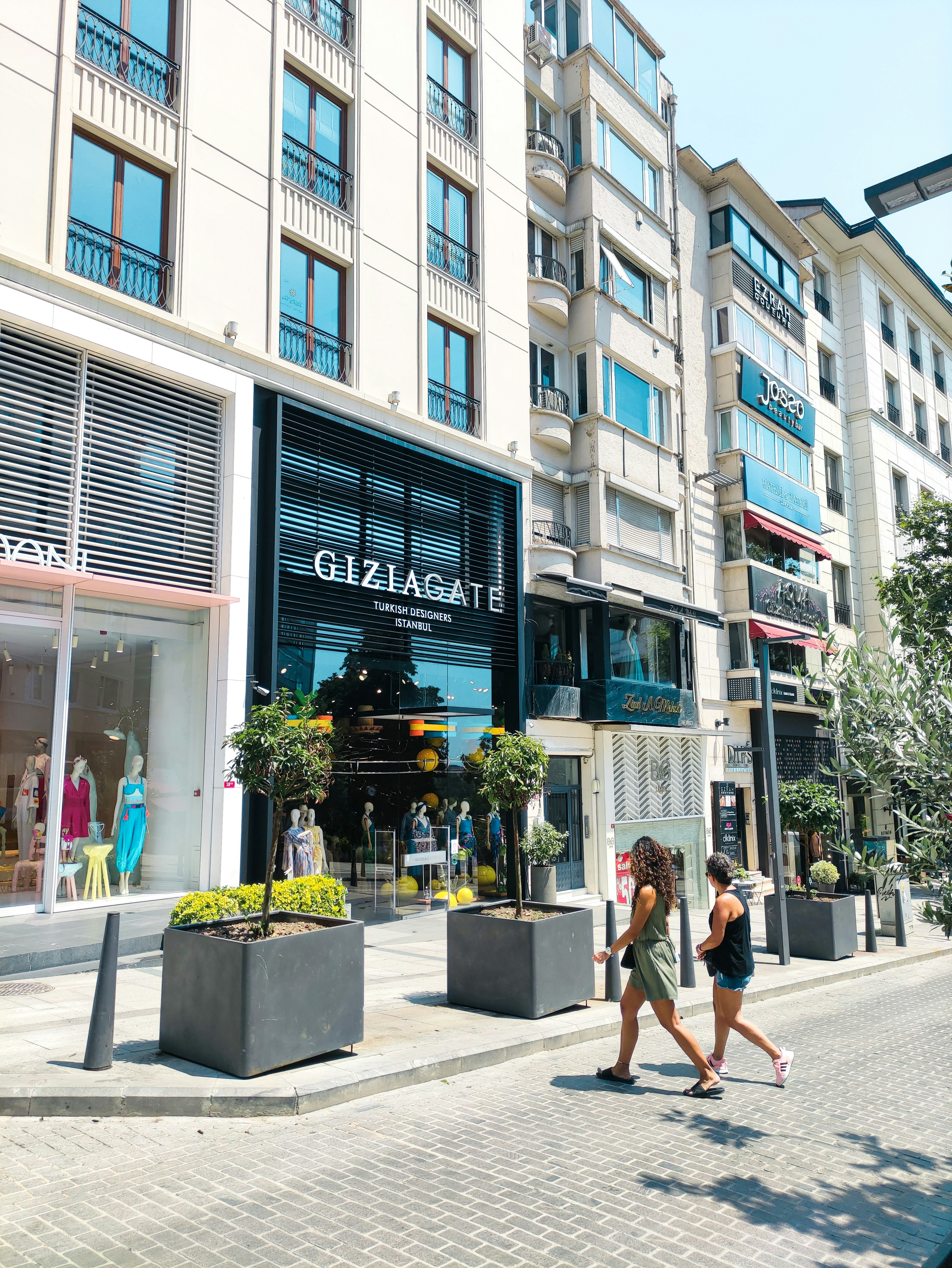 Ropa Autóctona y Urbana