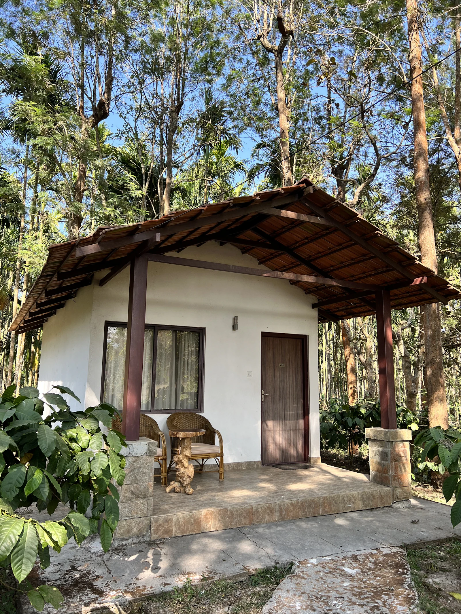 Ngôi nhà nhỏ mái gỗ