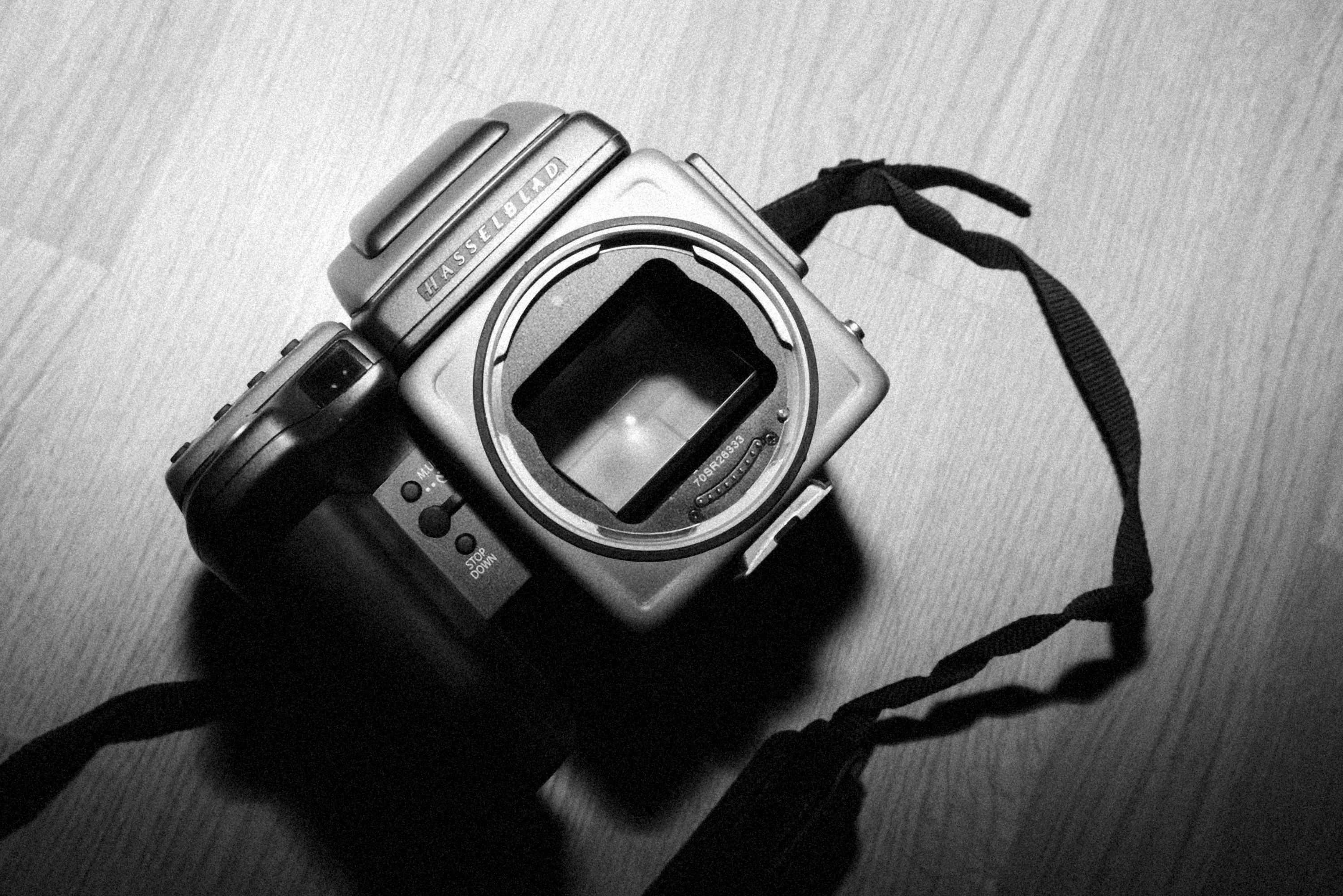 A black and white photo of a camera photo – Free Black Image on Unsplash