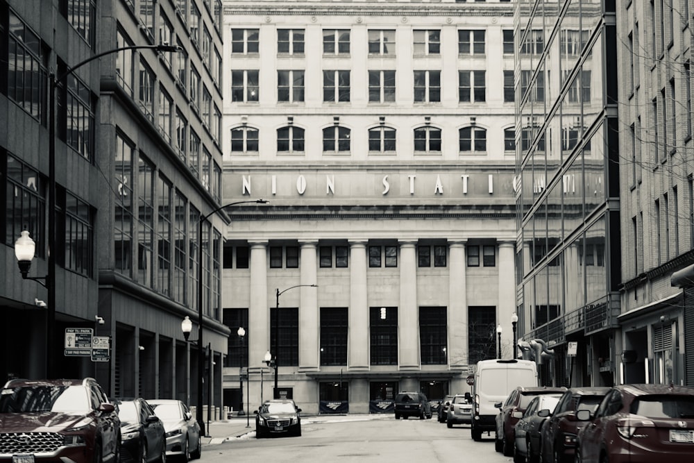 a black and white photo of a city street