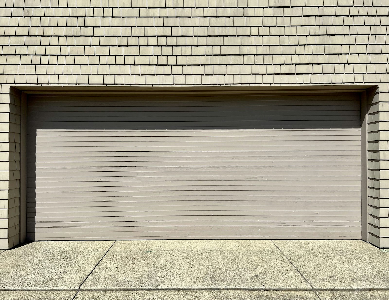 Clean lines, square tracks, quiet rollers