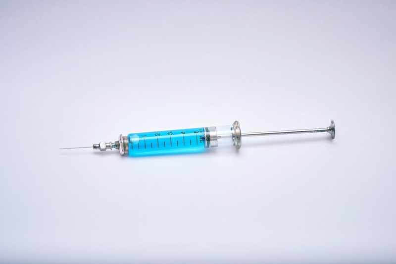 Hypodermic syringes and needles clinical