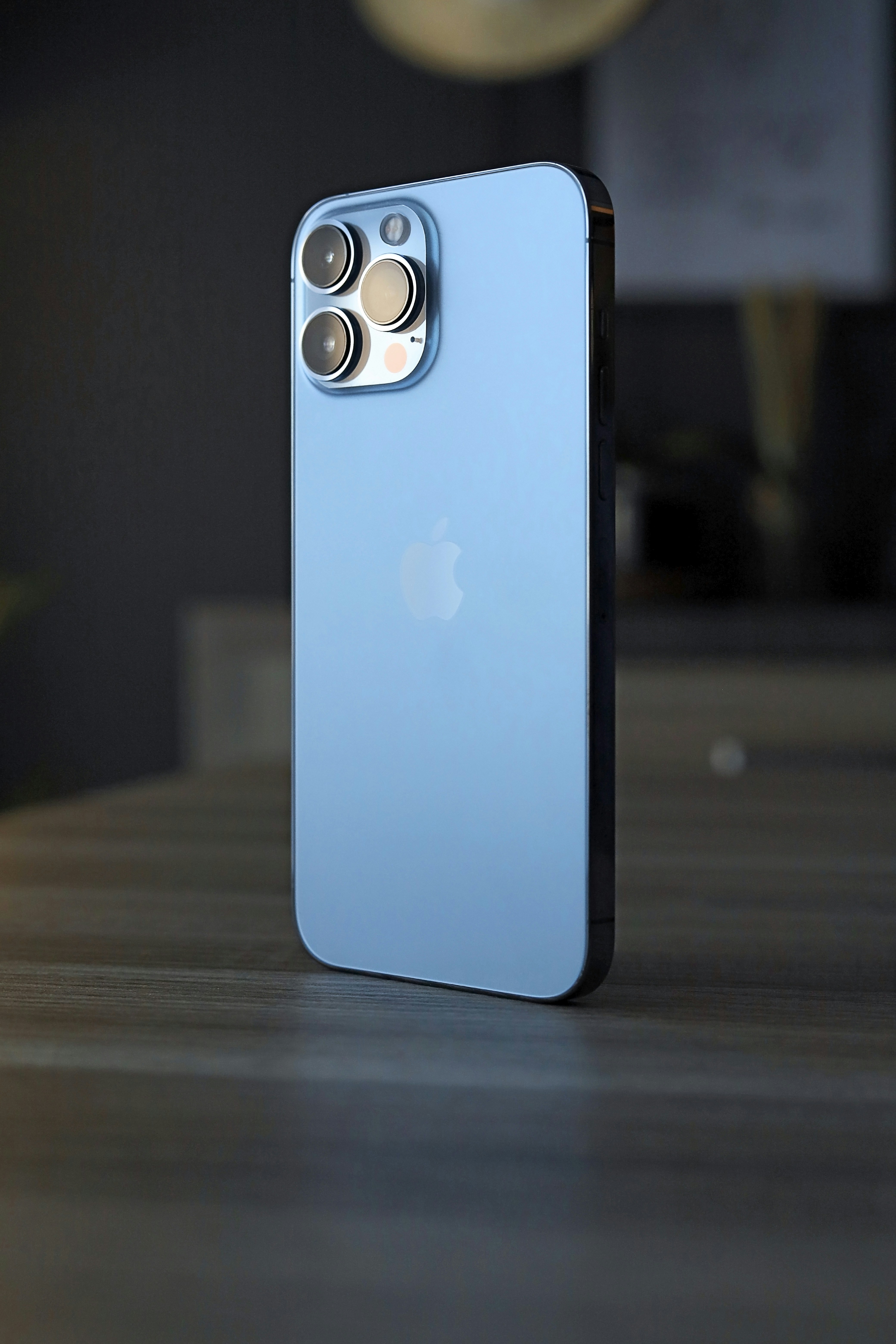 테이블에 휴대폰의 클로즈업