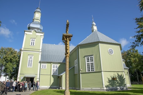A vibrant worship service at eesti kristliku nelipühi kiriku palivere kogudus.