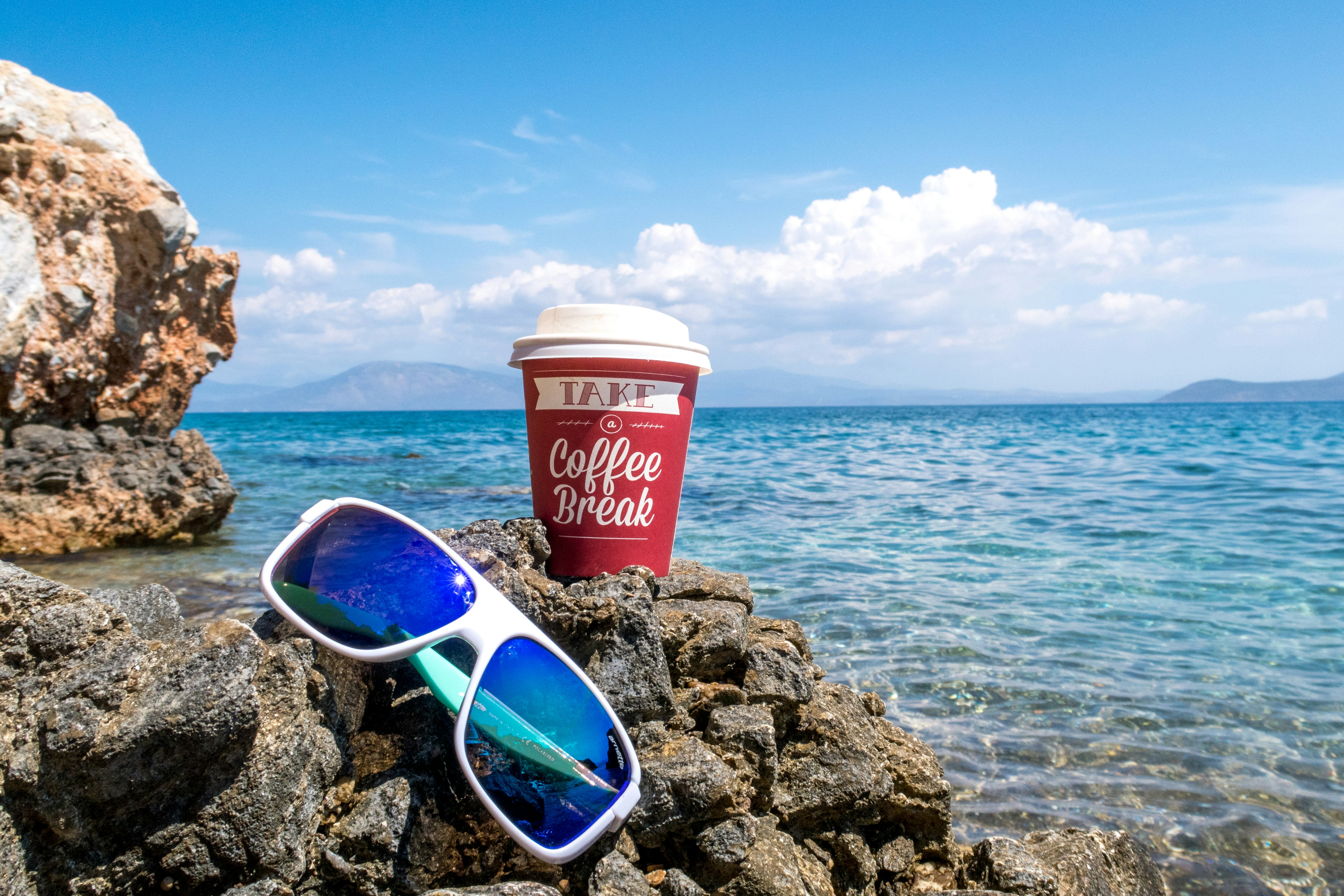 Coffee at the seaside 