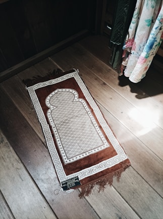 Close-up photo of a lightweight prayer mat designed for easy travel.