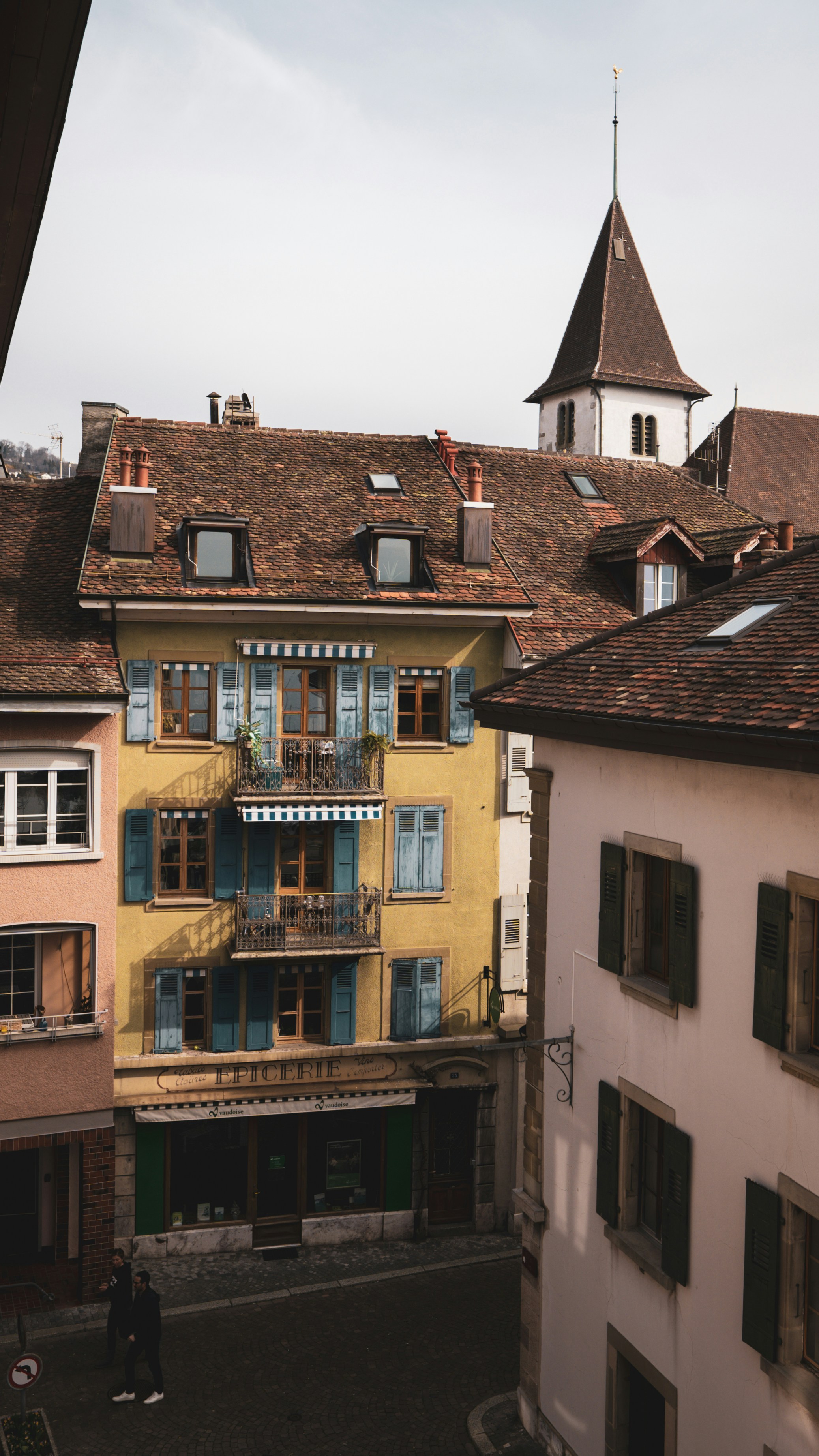 A couple of buildings that are next to each other photo Free Lutry