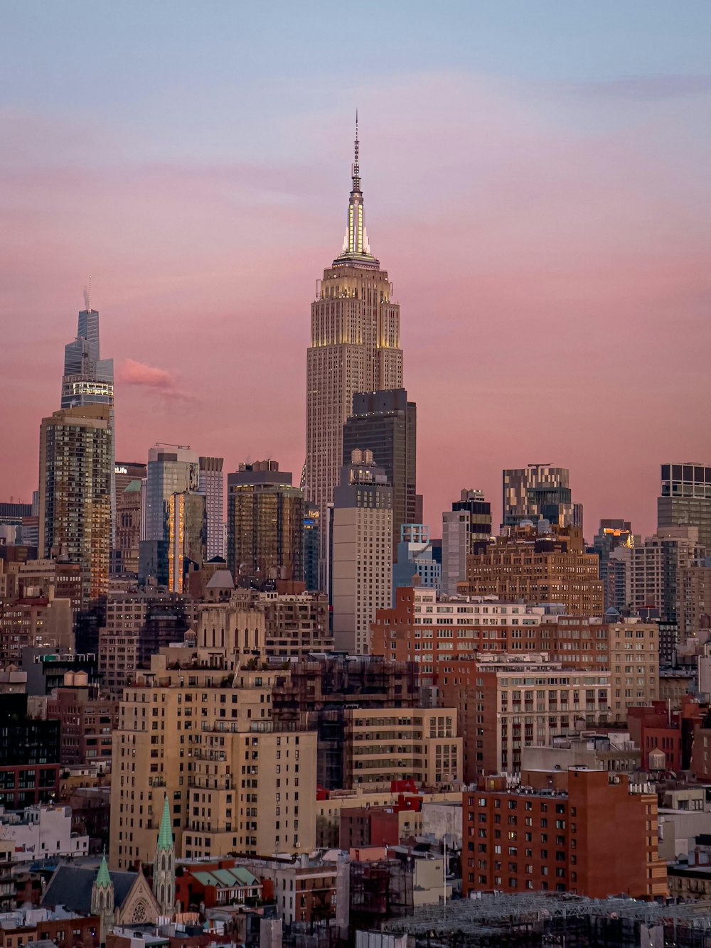 a view of the empire building in new york city