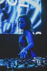 House · 4-hour set