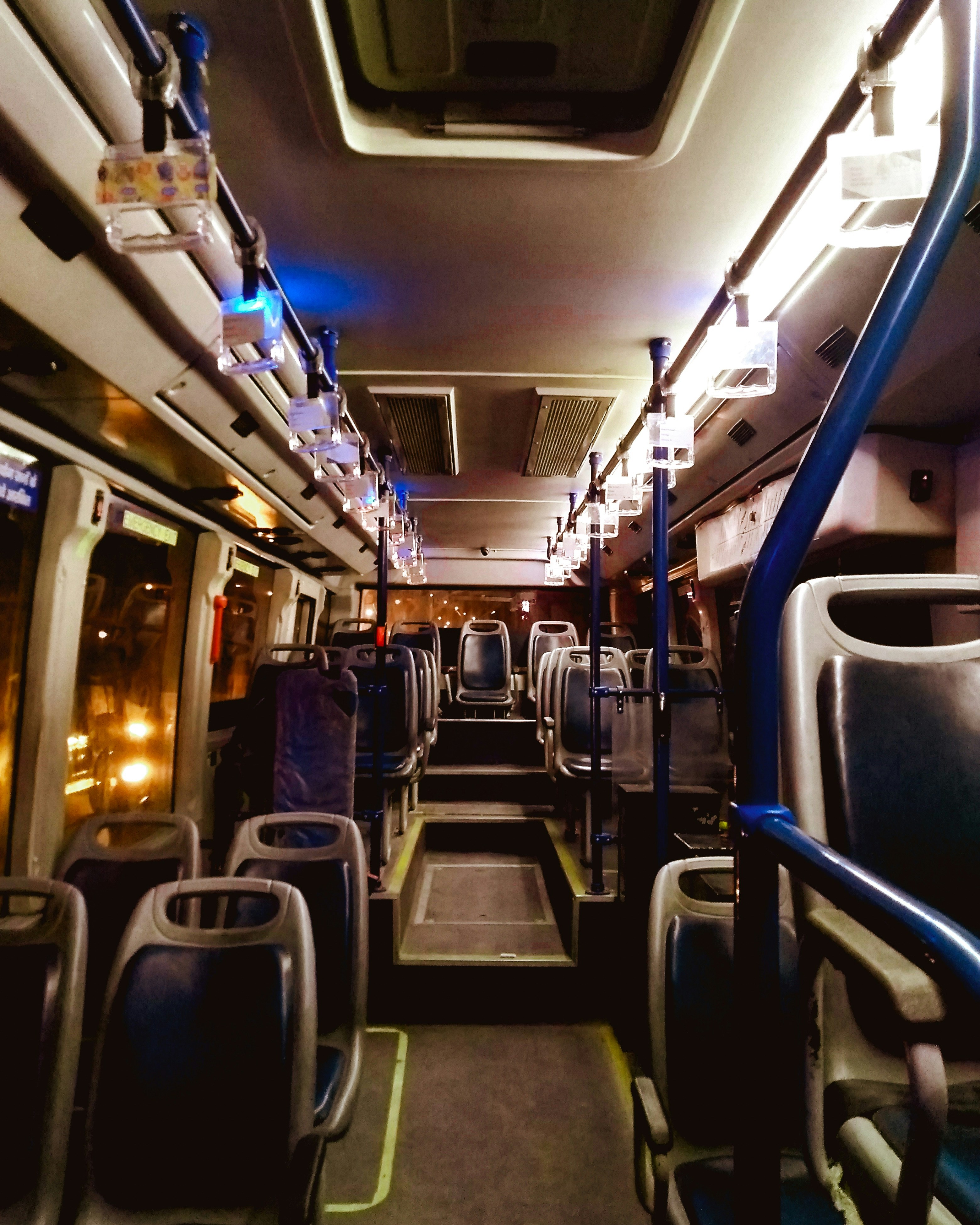 photo-1648136658790-c16b410bf1fb?ixid=M3wxMjA3fDB8MXxzZWFyY2h8Mnx8bHV4dXJ5JTIwYnVzJTIwYm9zdG9uJTIwdG8lMjBueWN8ZW58MHx8fHwxNzU3MTAzMjU1fDA\u0026ixlib=rb-4.1.0