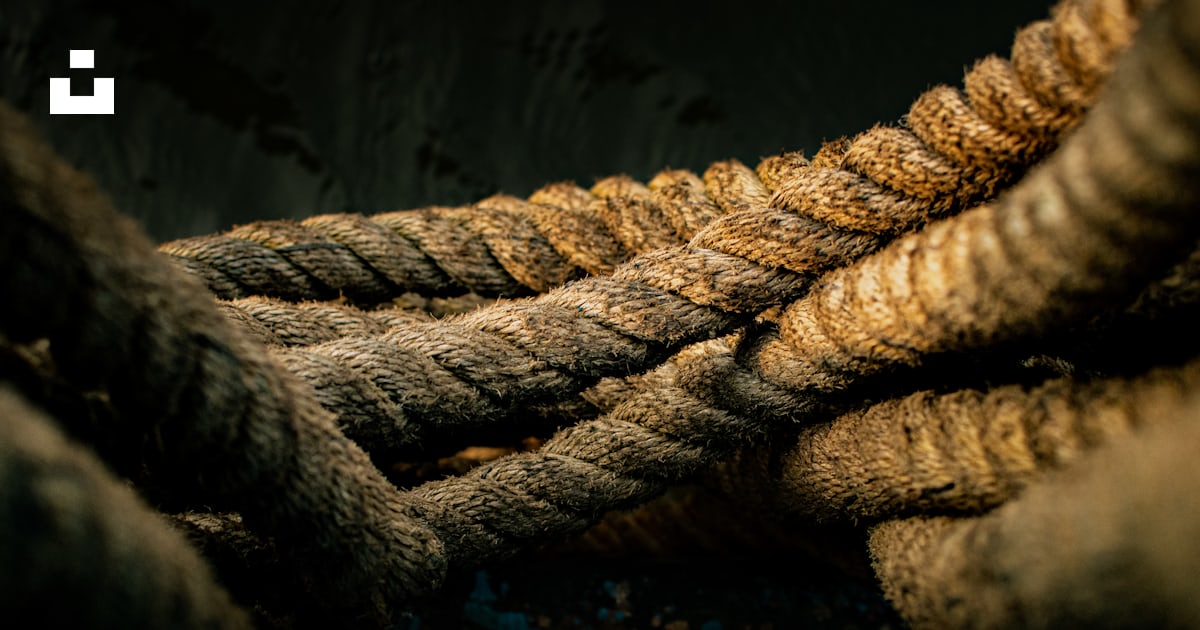 A close up of a rope on a boat photo – Free India Image on Unsplash