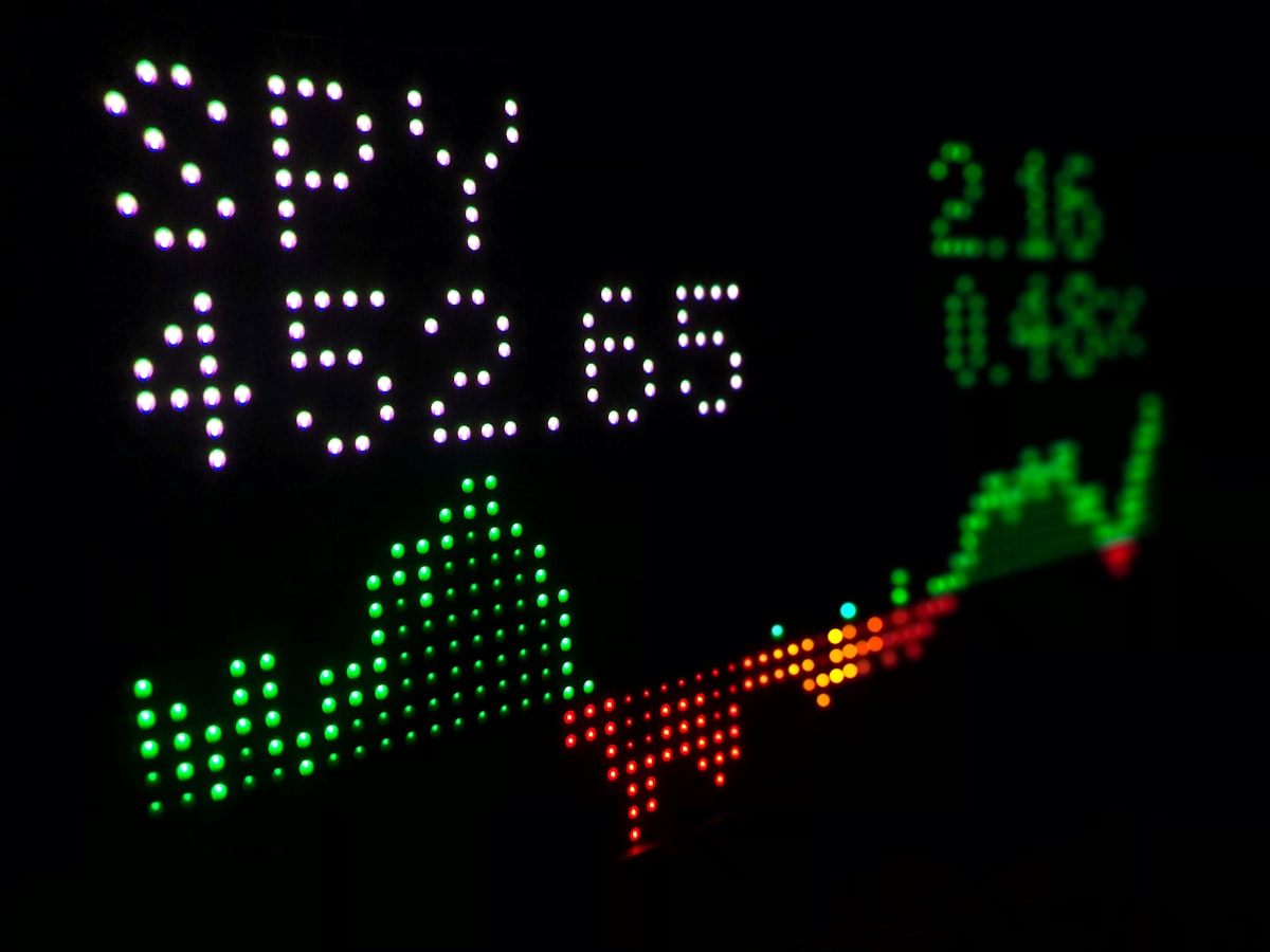 SNOWFLAKE ERUPTS 23% AS AI DEMAND BLOWS PAST WALL STREET'S FORECASTS