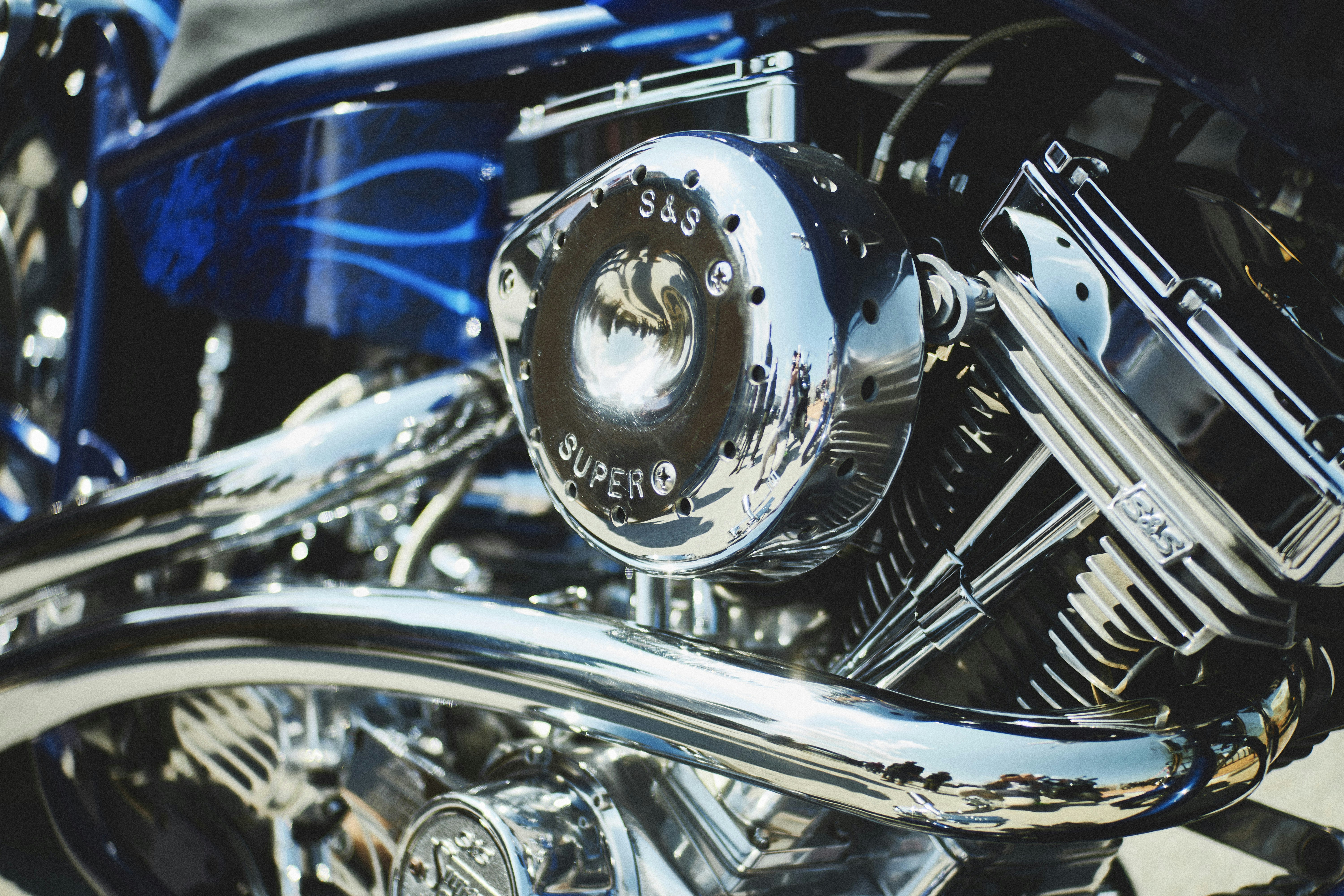 Choose from a curated selection of motorcycle photos. Always free on Unsplash.