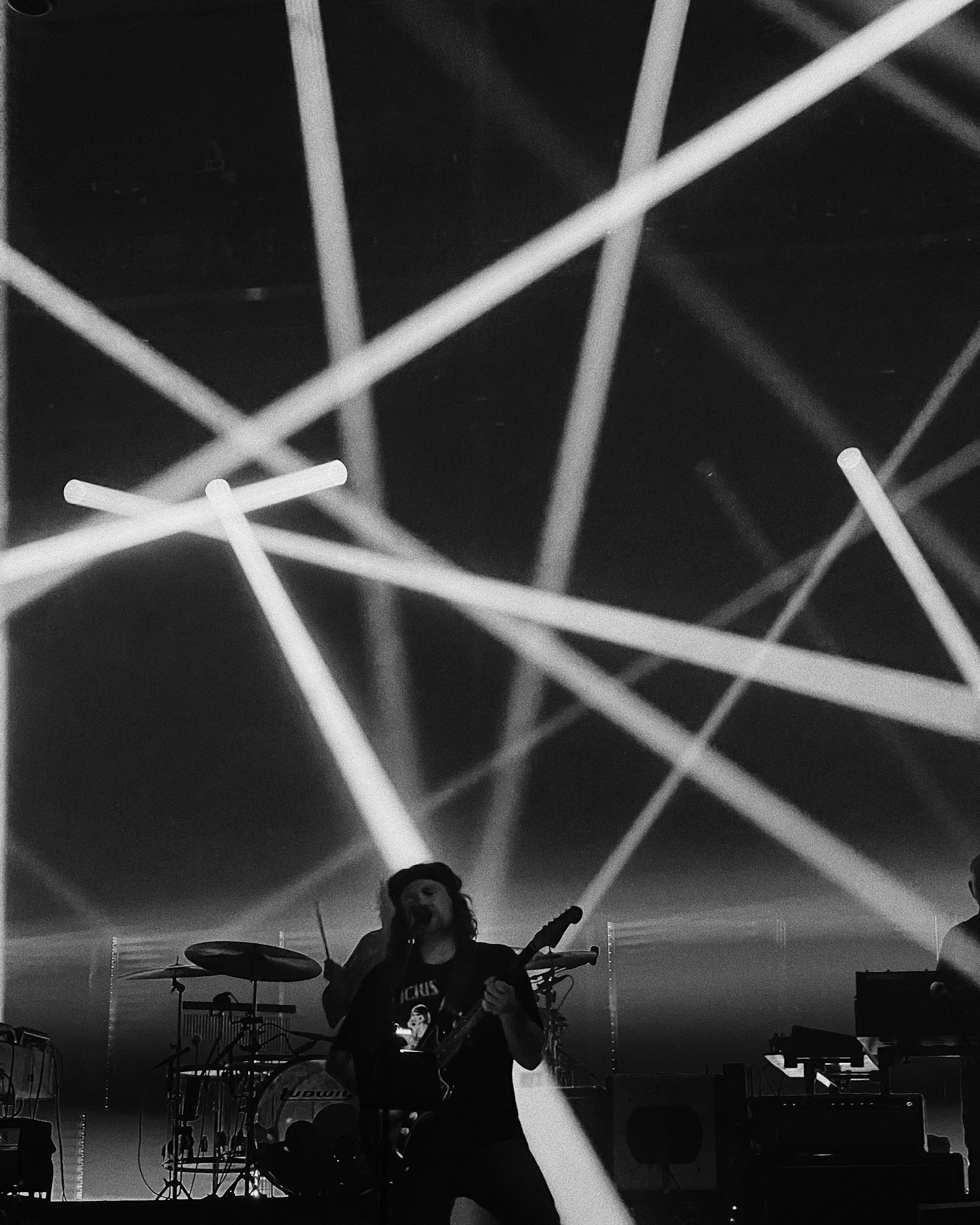 black and white bed linen