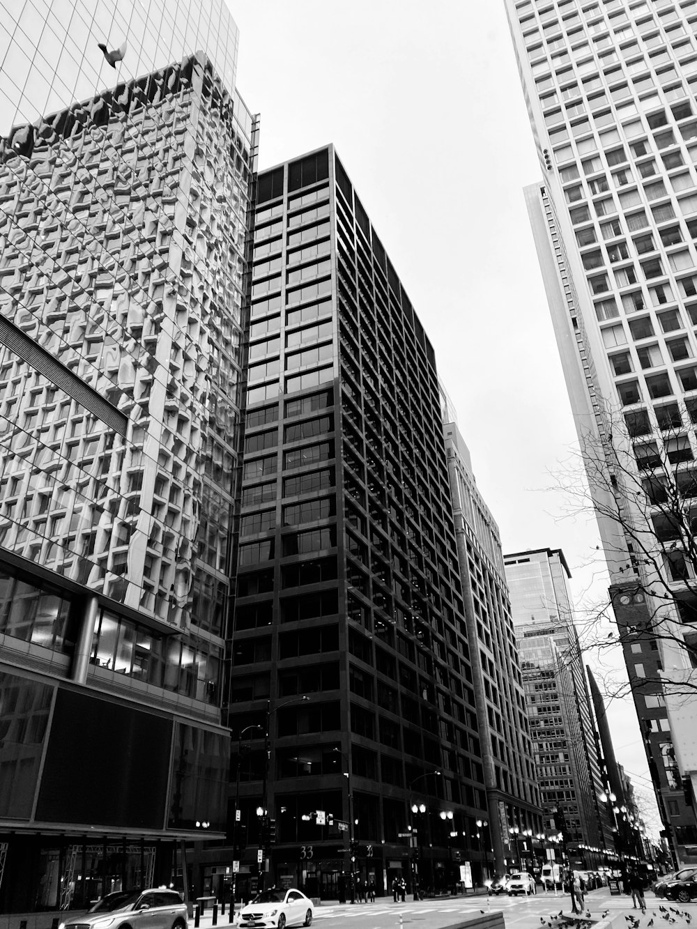 a black and white photo of a city street