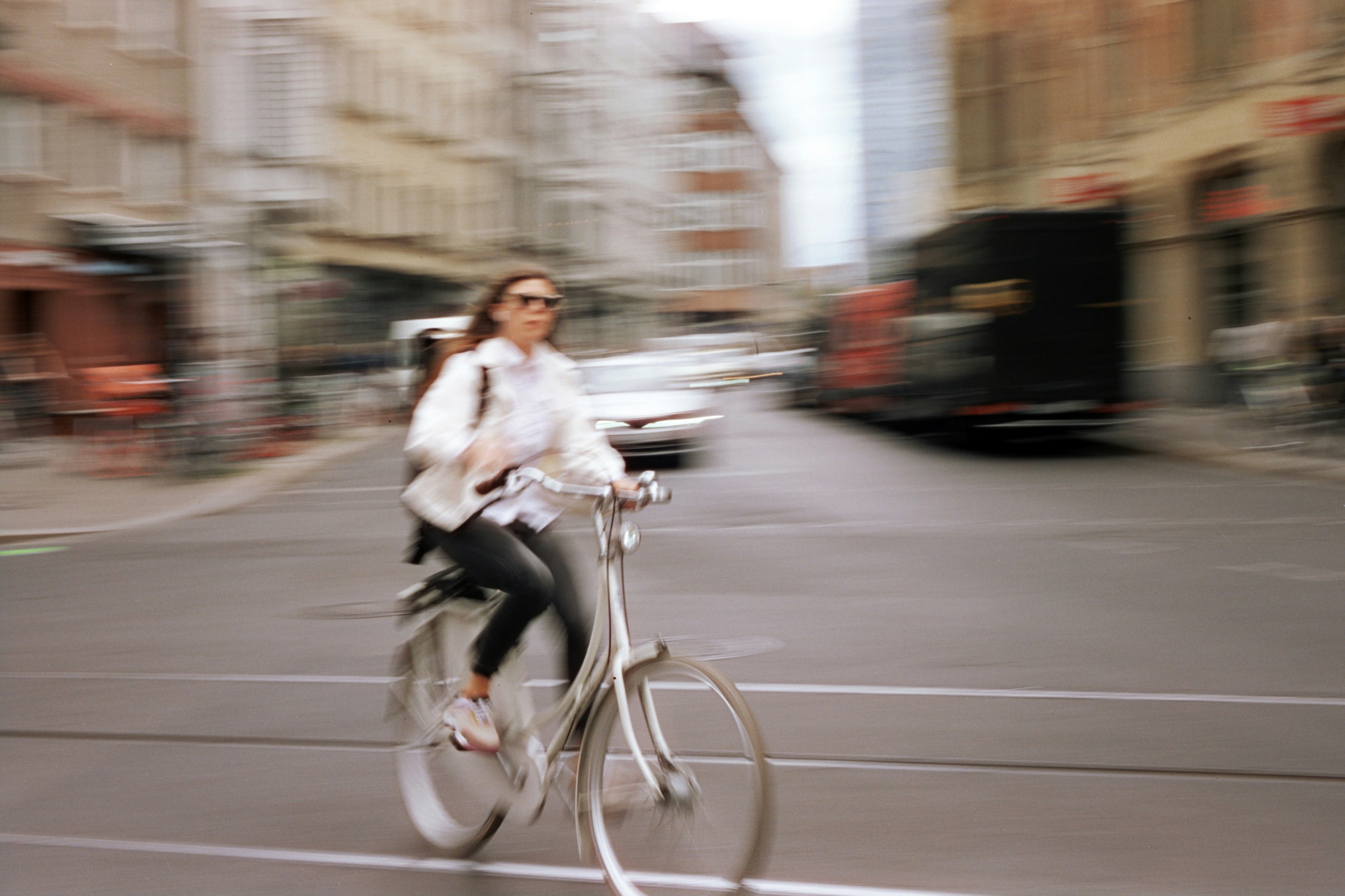 How to plan around cycle-related deep work shifts — LunarWise featured image about how to plan around cycle-related deep work shifts