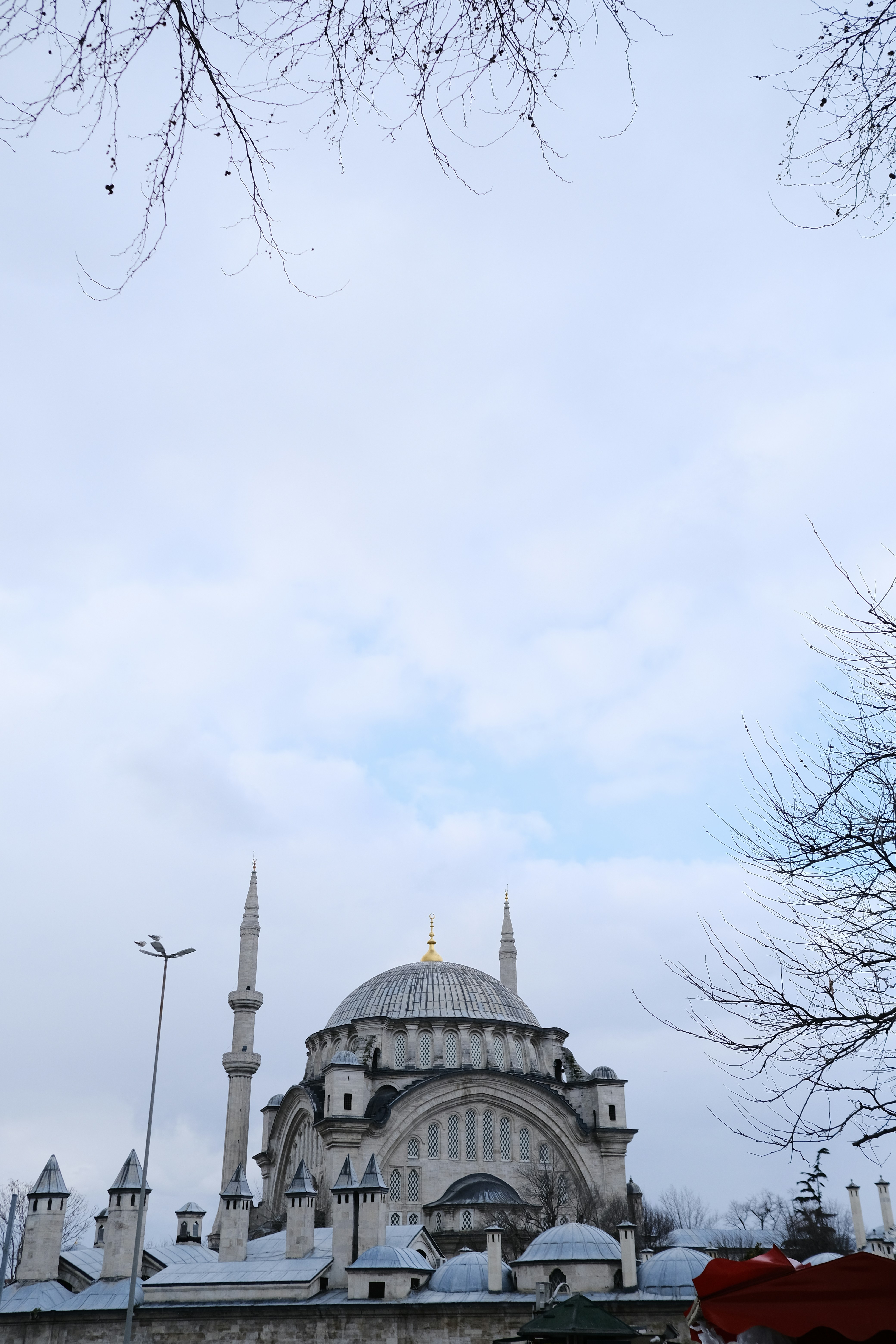 a large building with a large dome on top of it