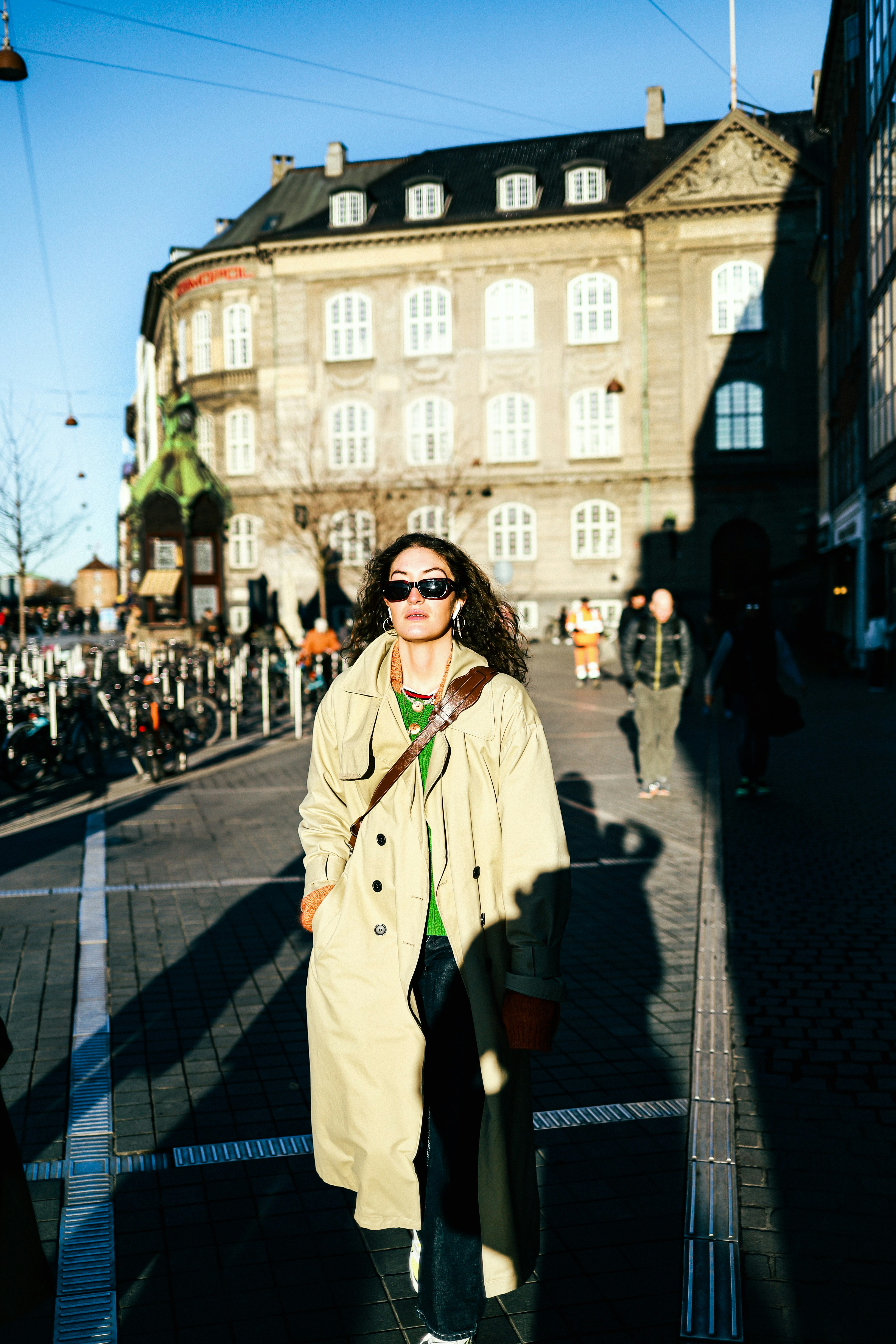 Wide-leg trousers with clean tailoring