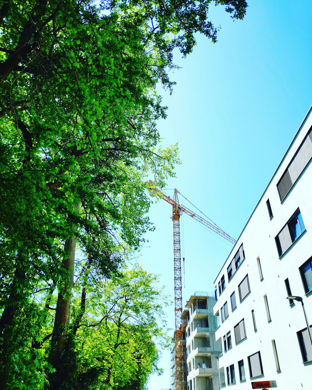 a crane that is sitting in the middle of a building