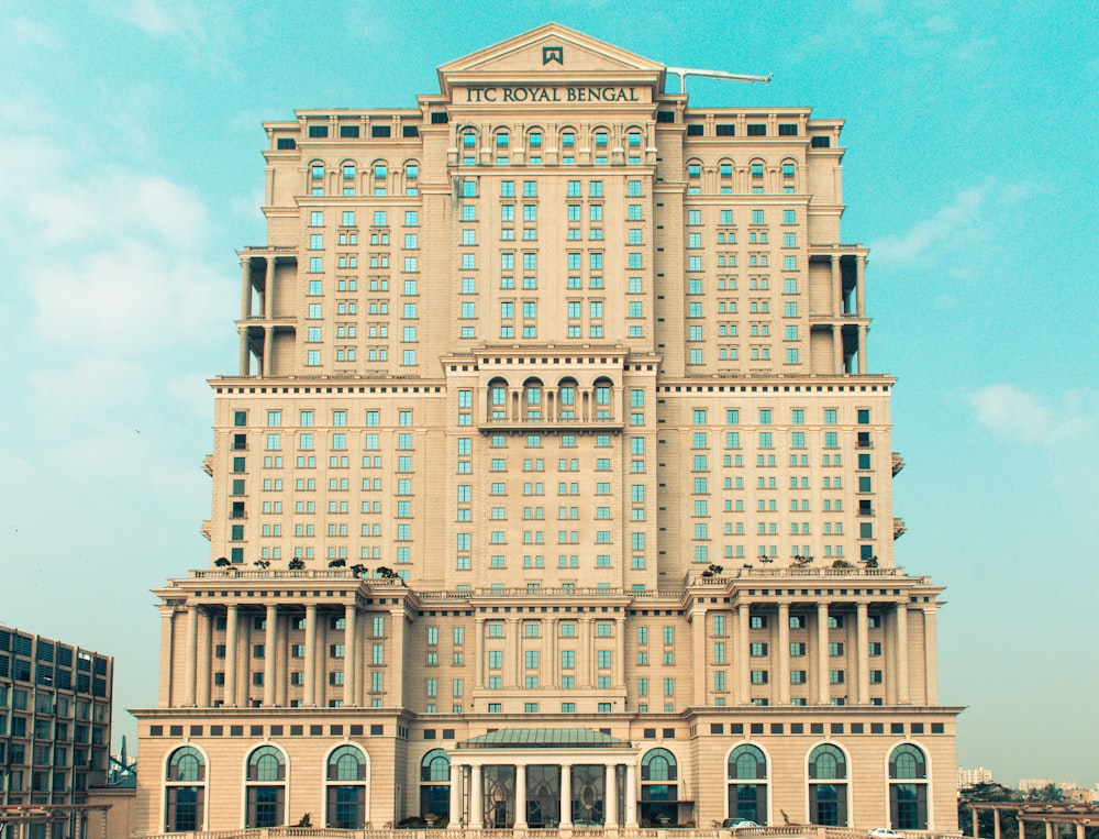 a large building with many windows