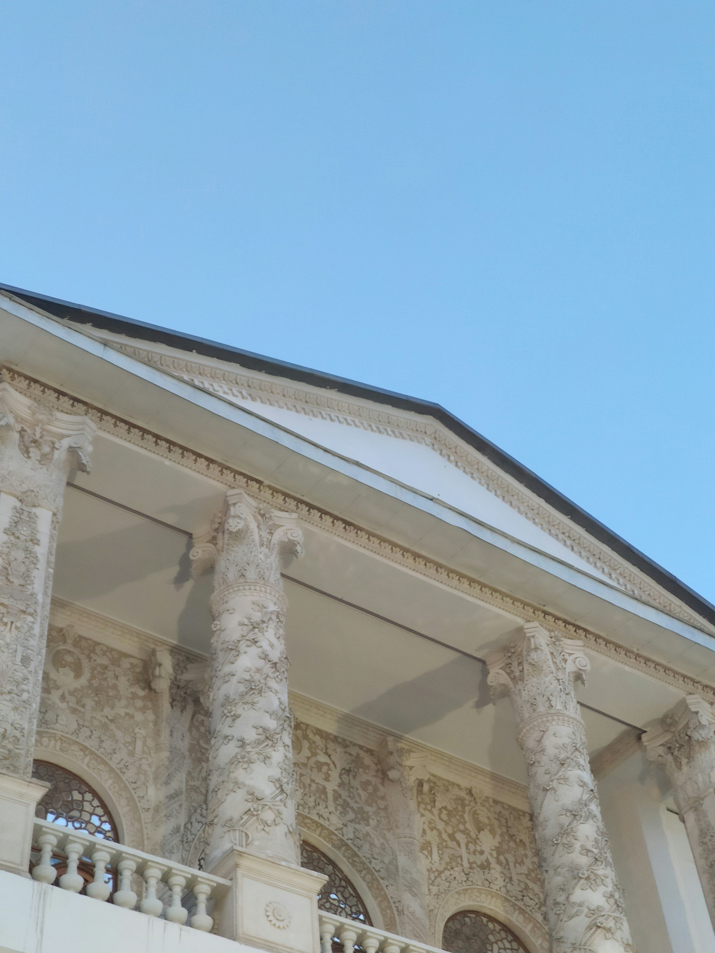 Photo by mahbodakhzami