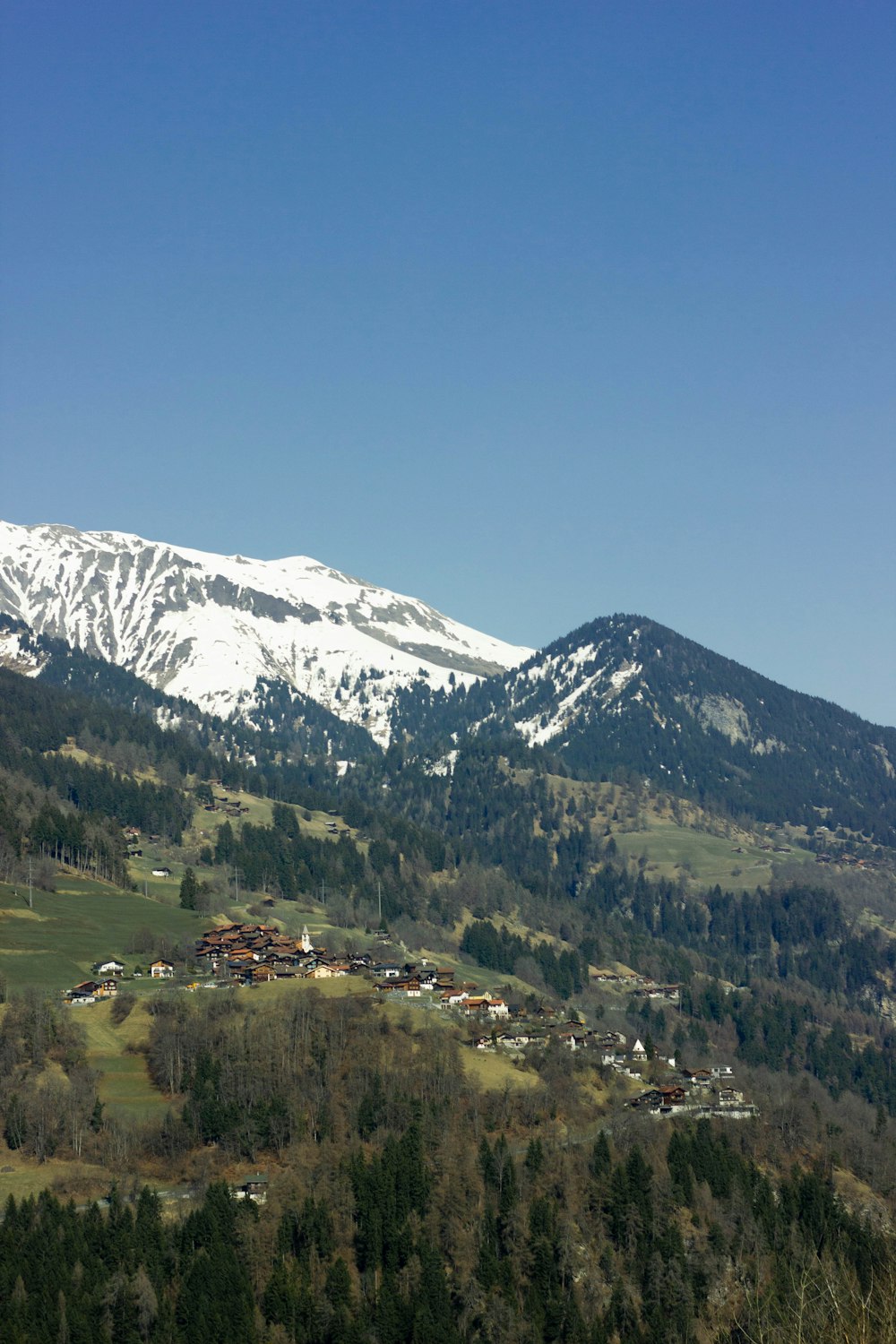 a town in the valley between mountains