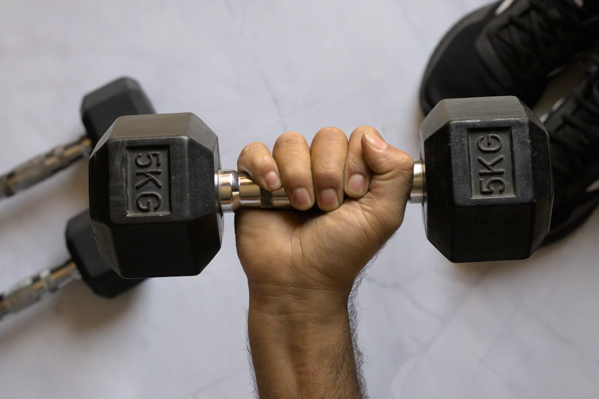 Flybird Adjustable Dumbbells — Budget Pick compact home fitness equipment
