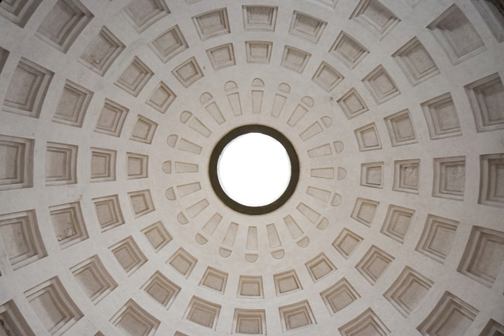 a circular ceiling with a light