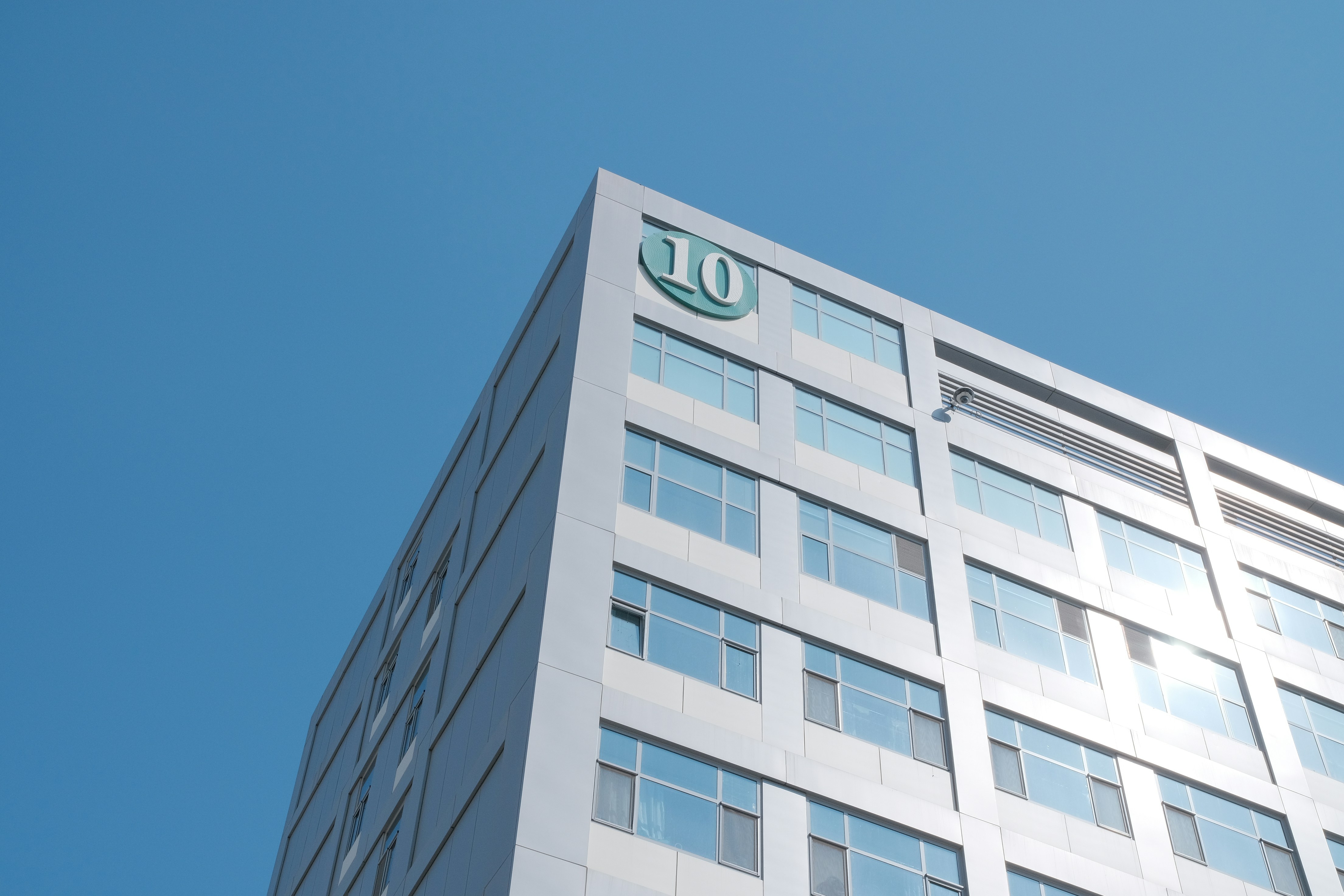 UBS Downgrades Avadel Pharmaceuticals to Neutral, Maintains Price Target to $20