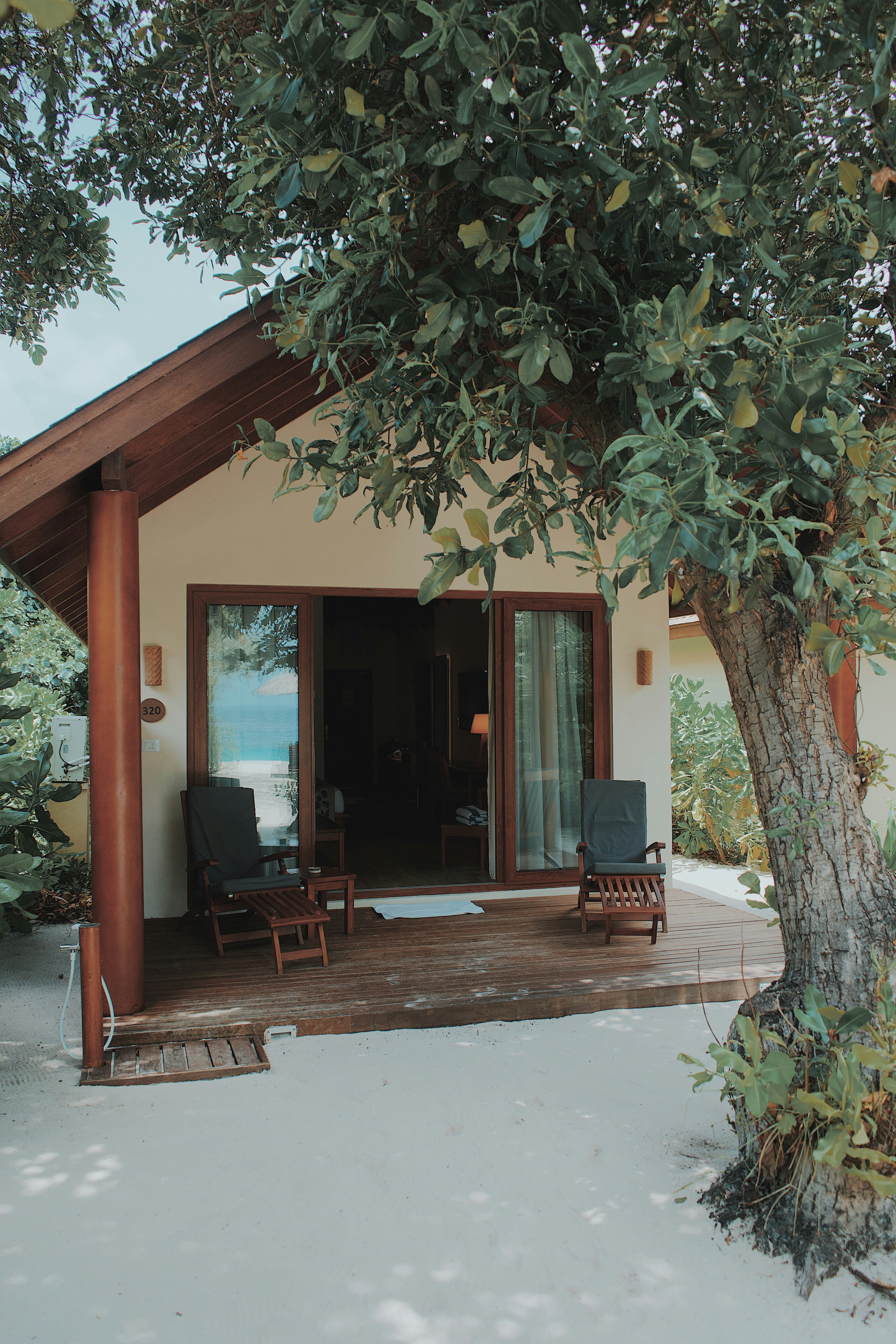 Photo by jonathanneversleeps