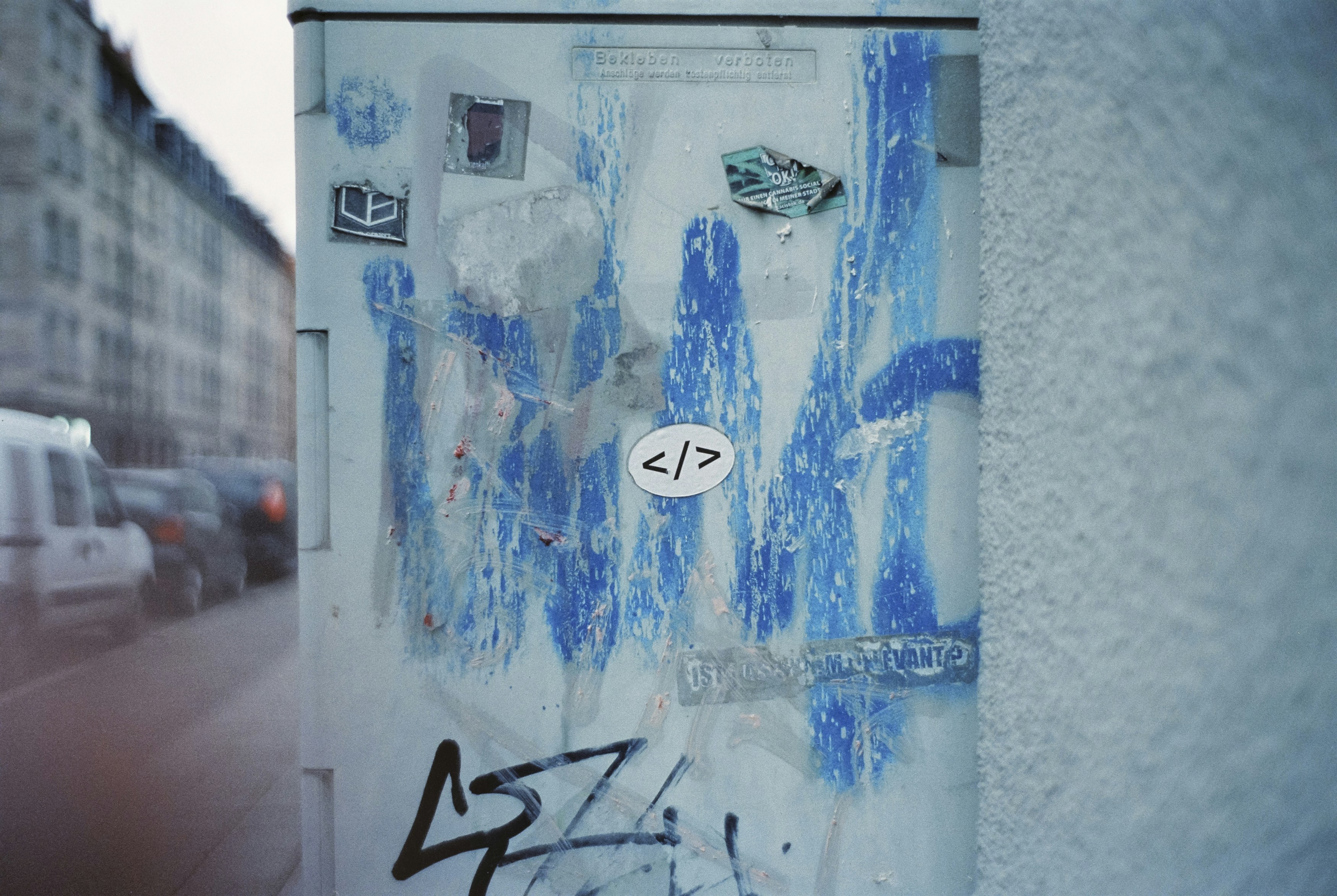 Binary Code Tag . Leica M6 (1987), Summilux-M 1.4 35mm (1983). Hi-Res analog scan by www.urbanfilmlab.com - CineStill Xpro 800 Tungsten