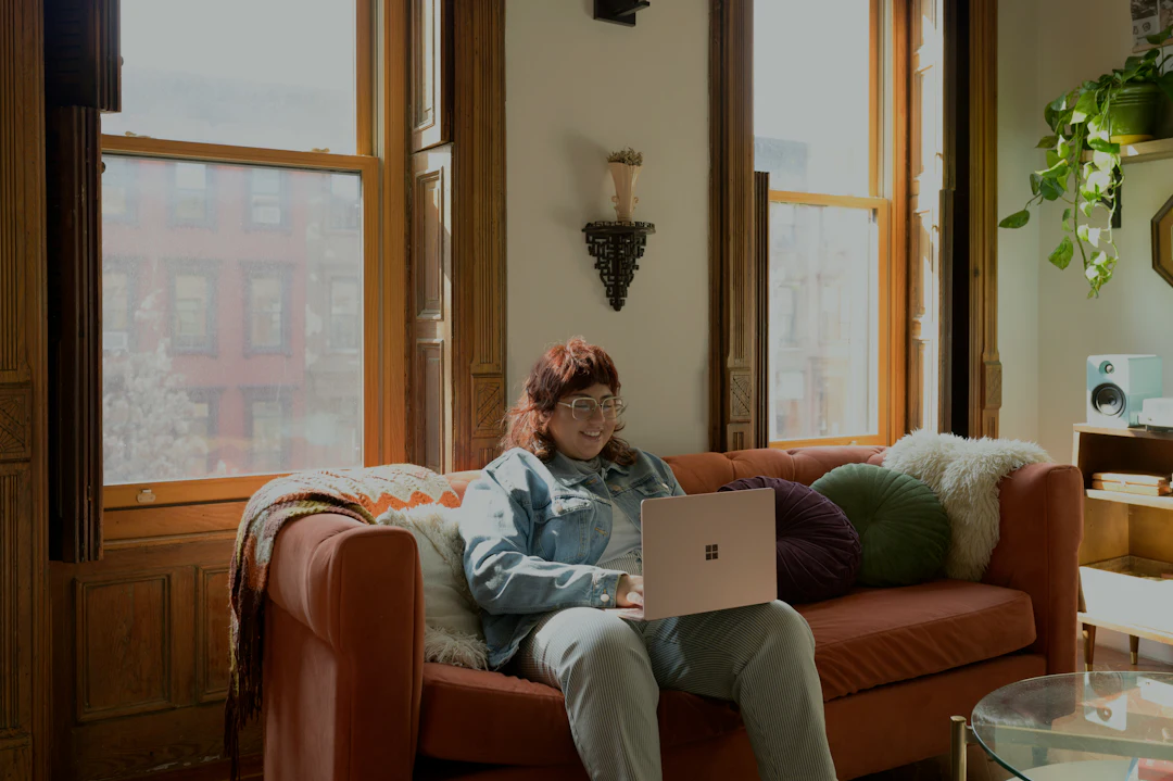 Virtual assistant laptop home office