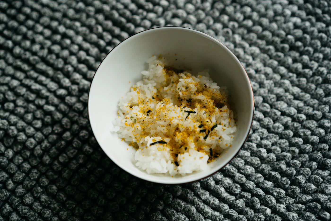Rice extract eye patches vs hydrogel eye patches: does the base material matter more than the actives?