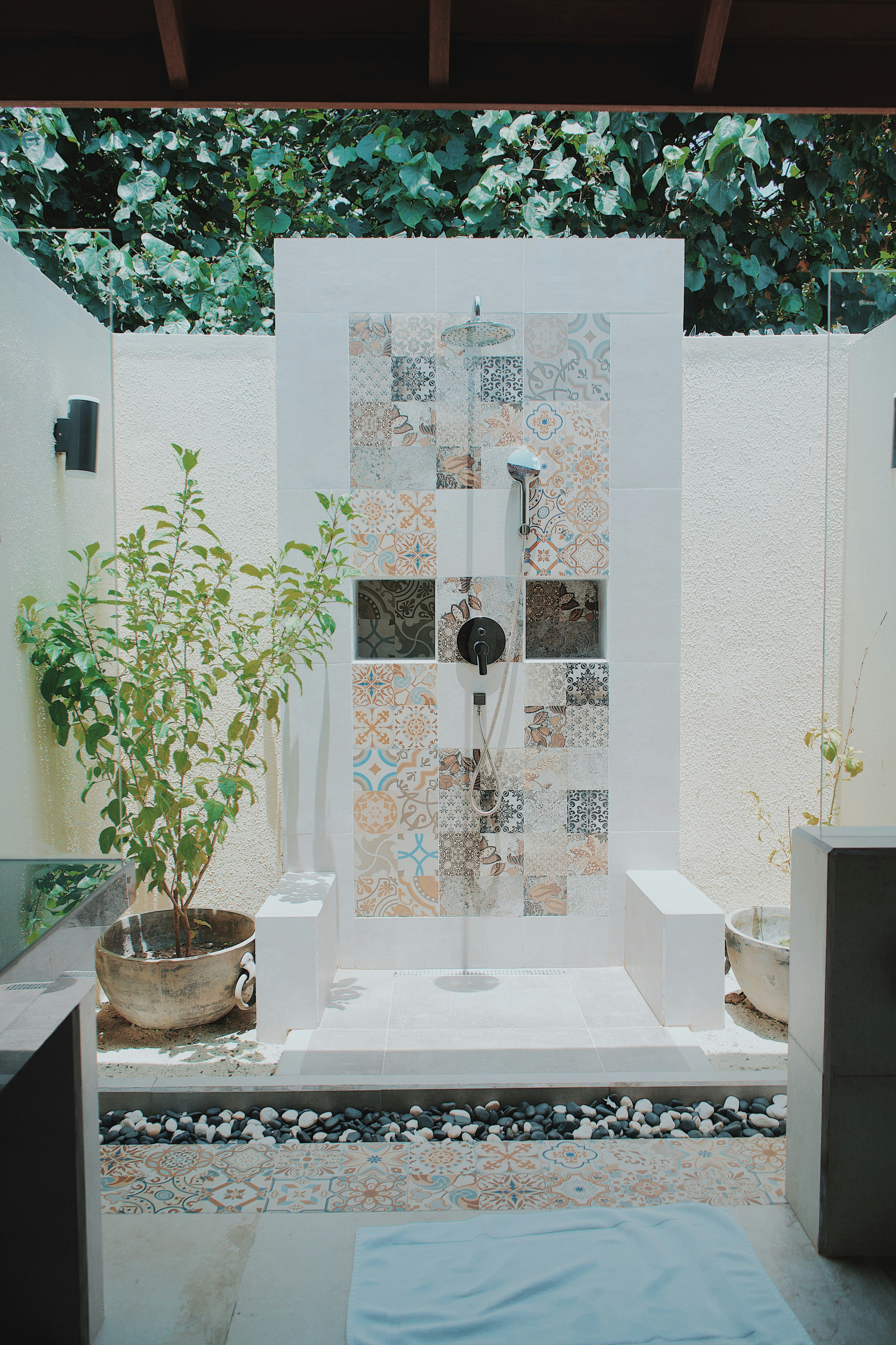 Photo by jonathanneversleeps