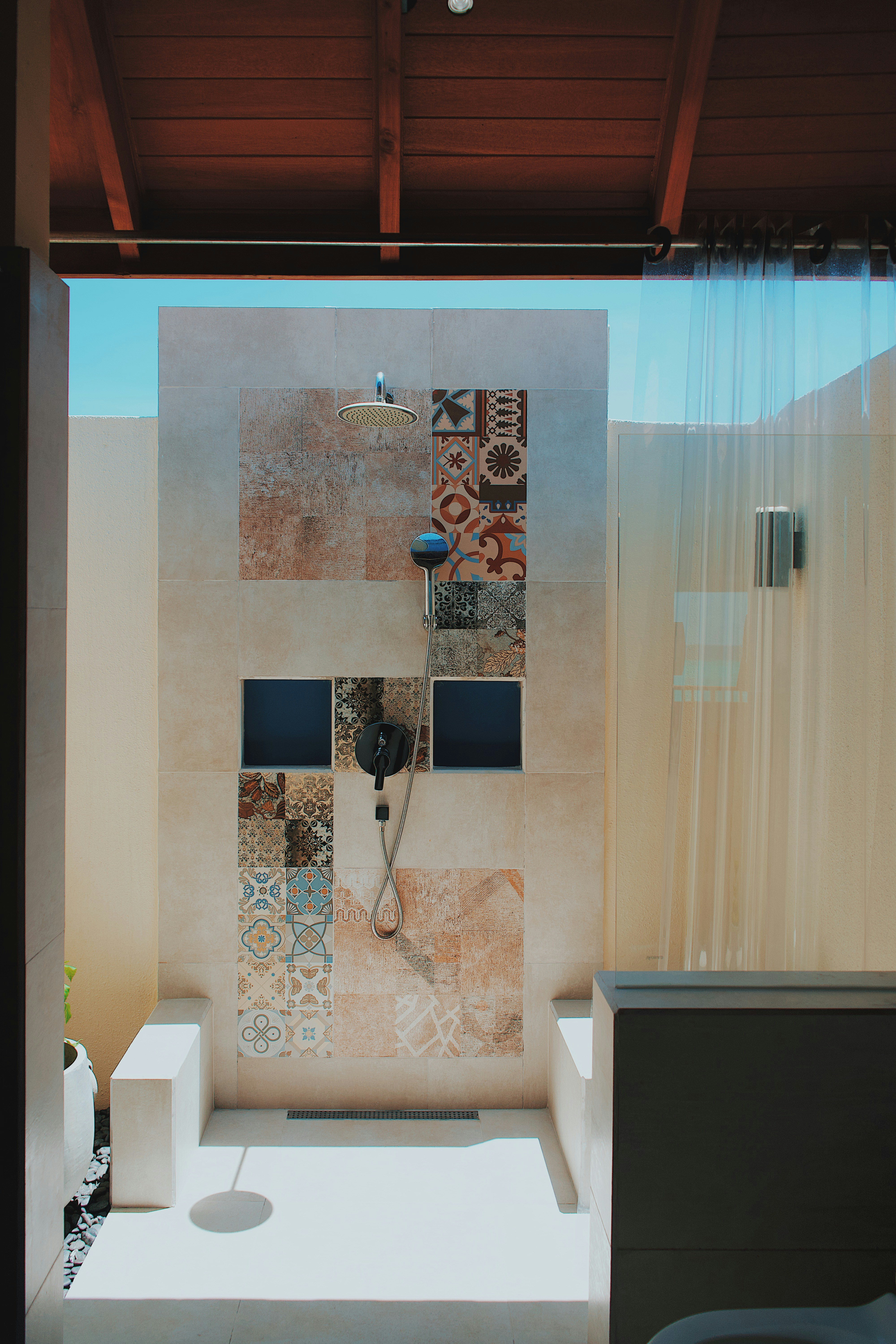 Photo by jonathanneversleeps