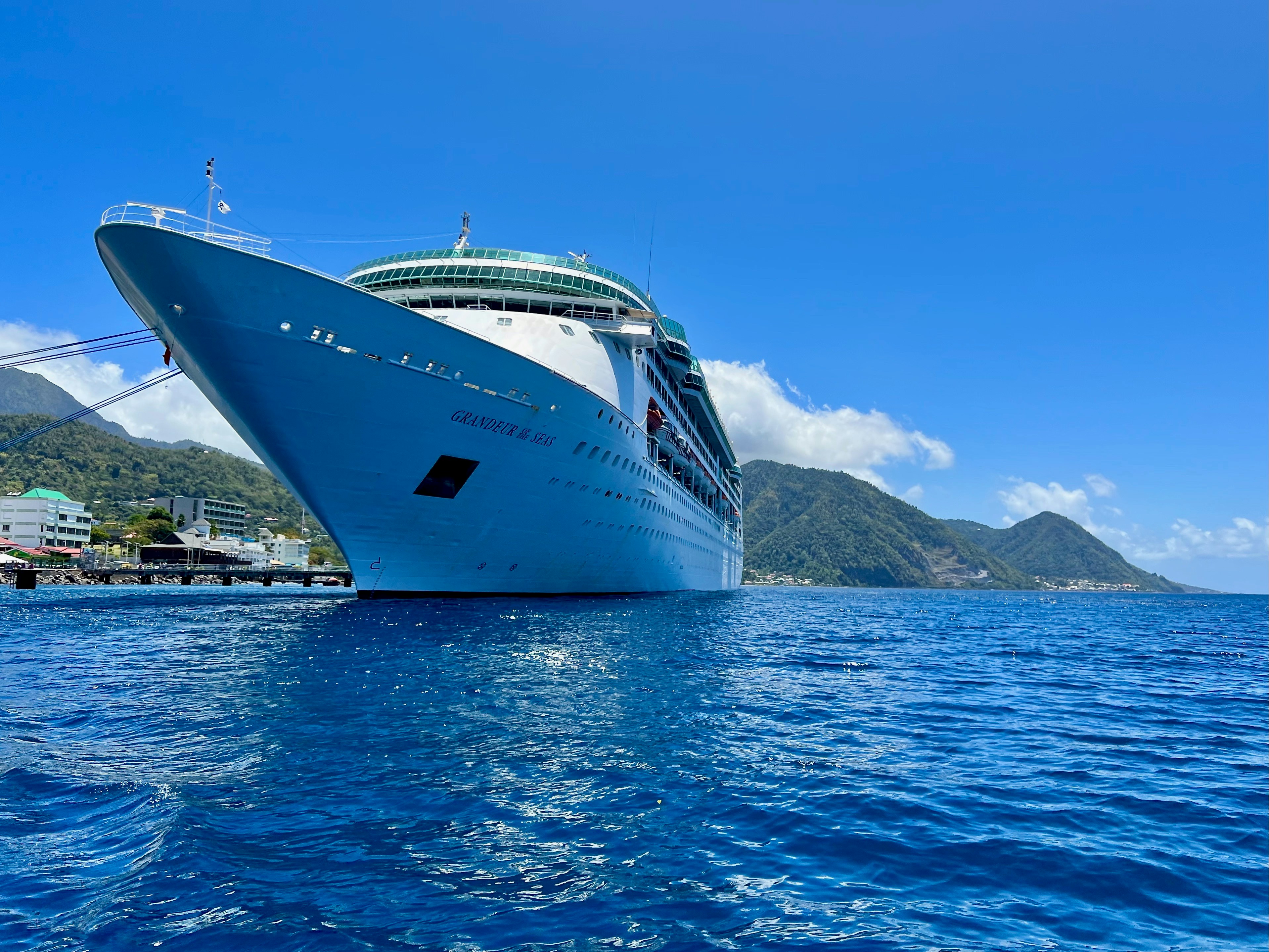 Stay online in the Dominica with a prepaid eSIM from eSIMlii. Instant activation, no roaming charges, and reliable coverage.