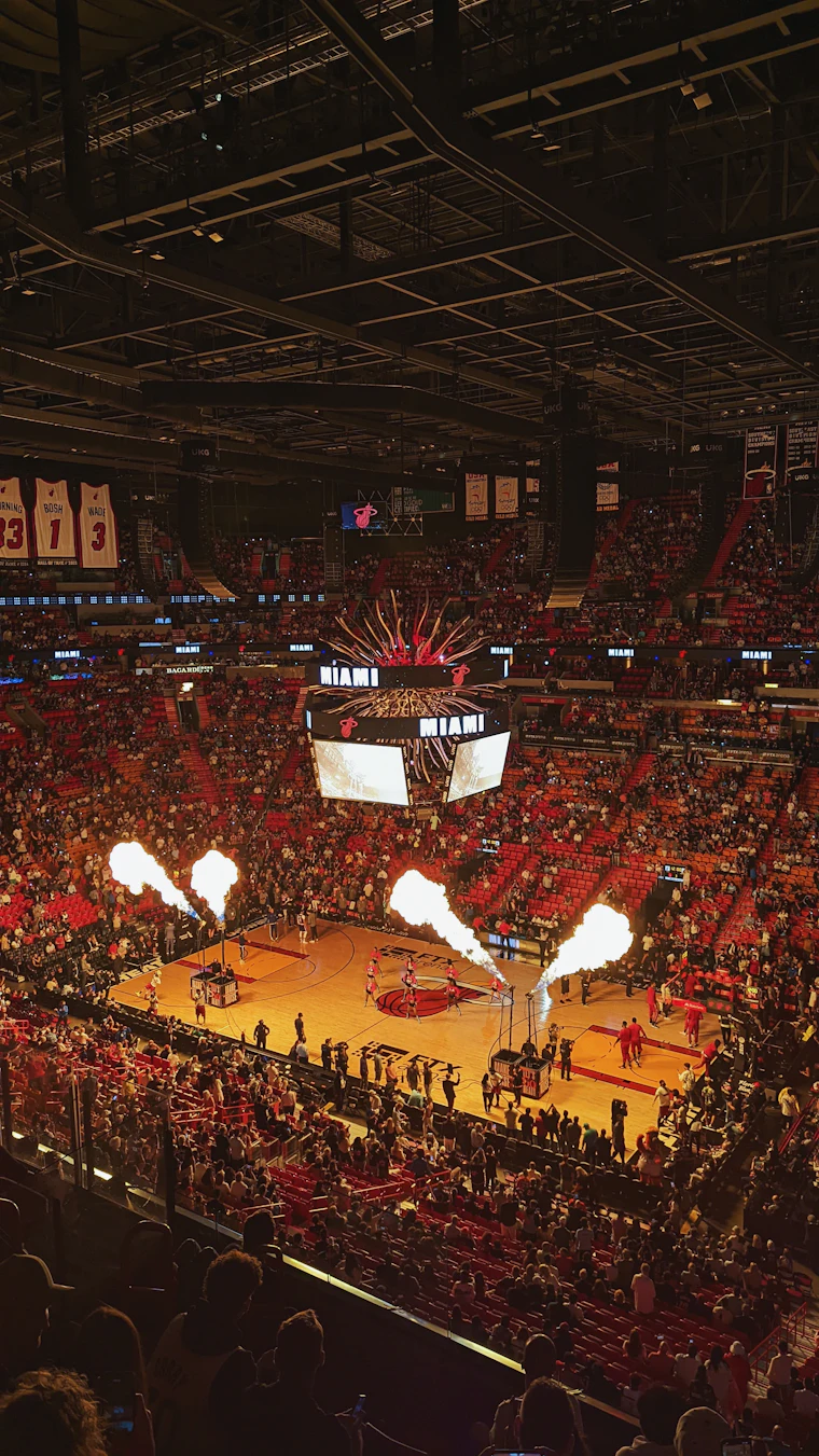 Basketball-Arena mit Lichtshow