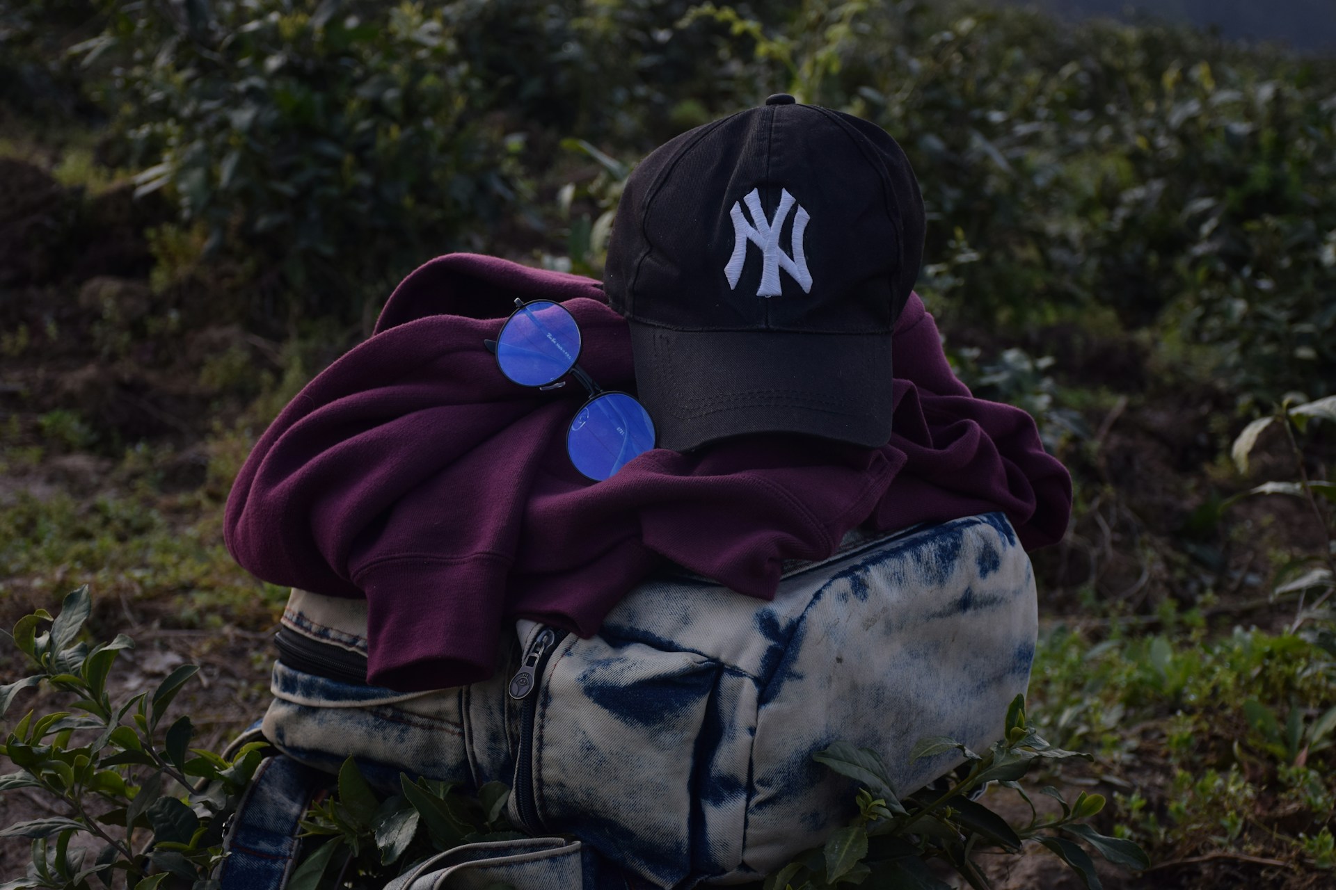 black and white bed linen