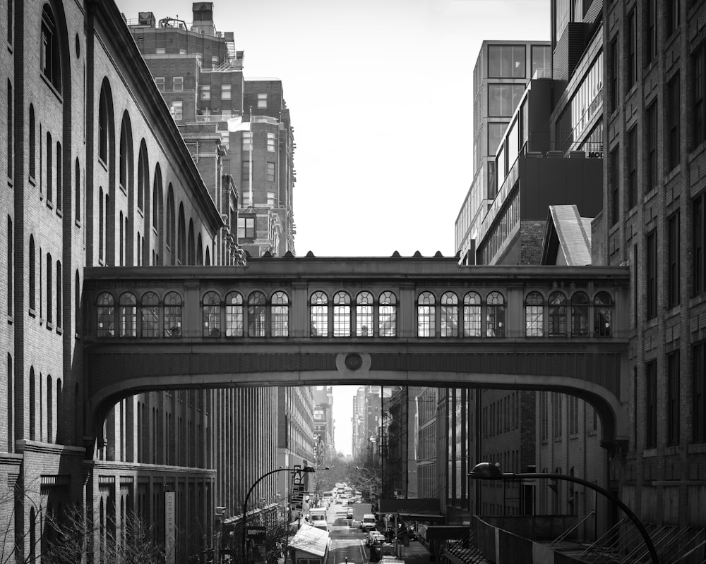 a black and white photo of a city street