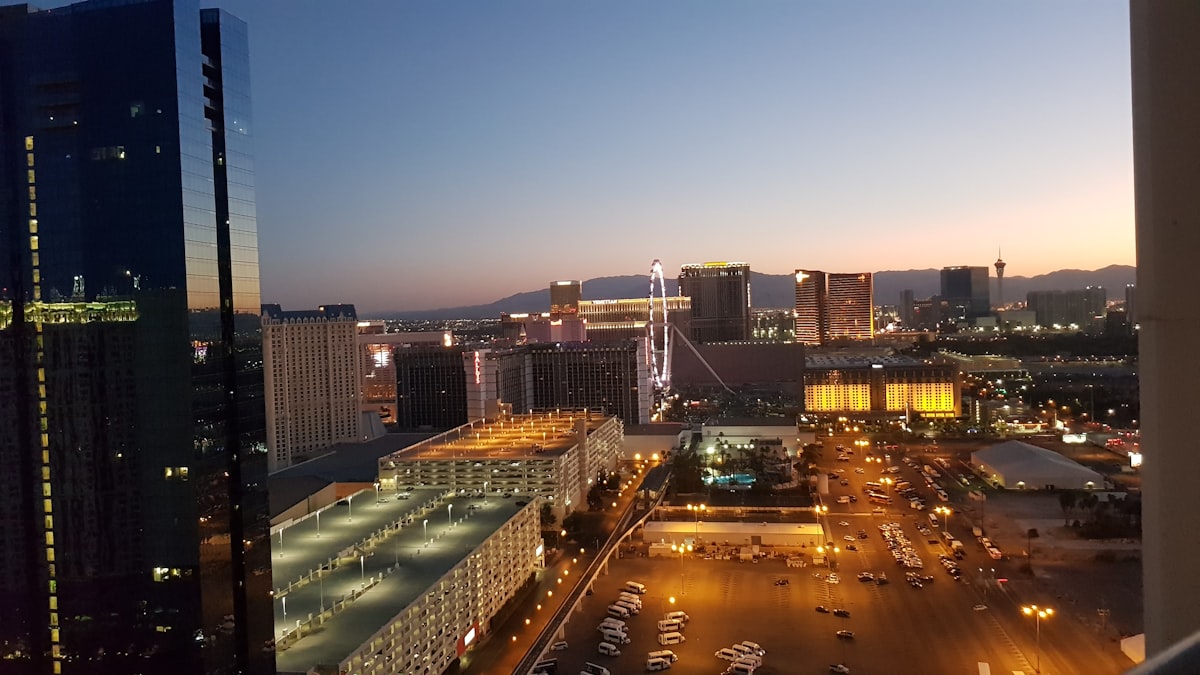 Las Vegas October — the Bellagio fountains and Strip in ideal autumn evening conditions