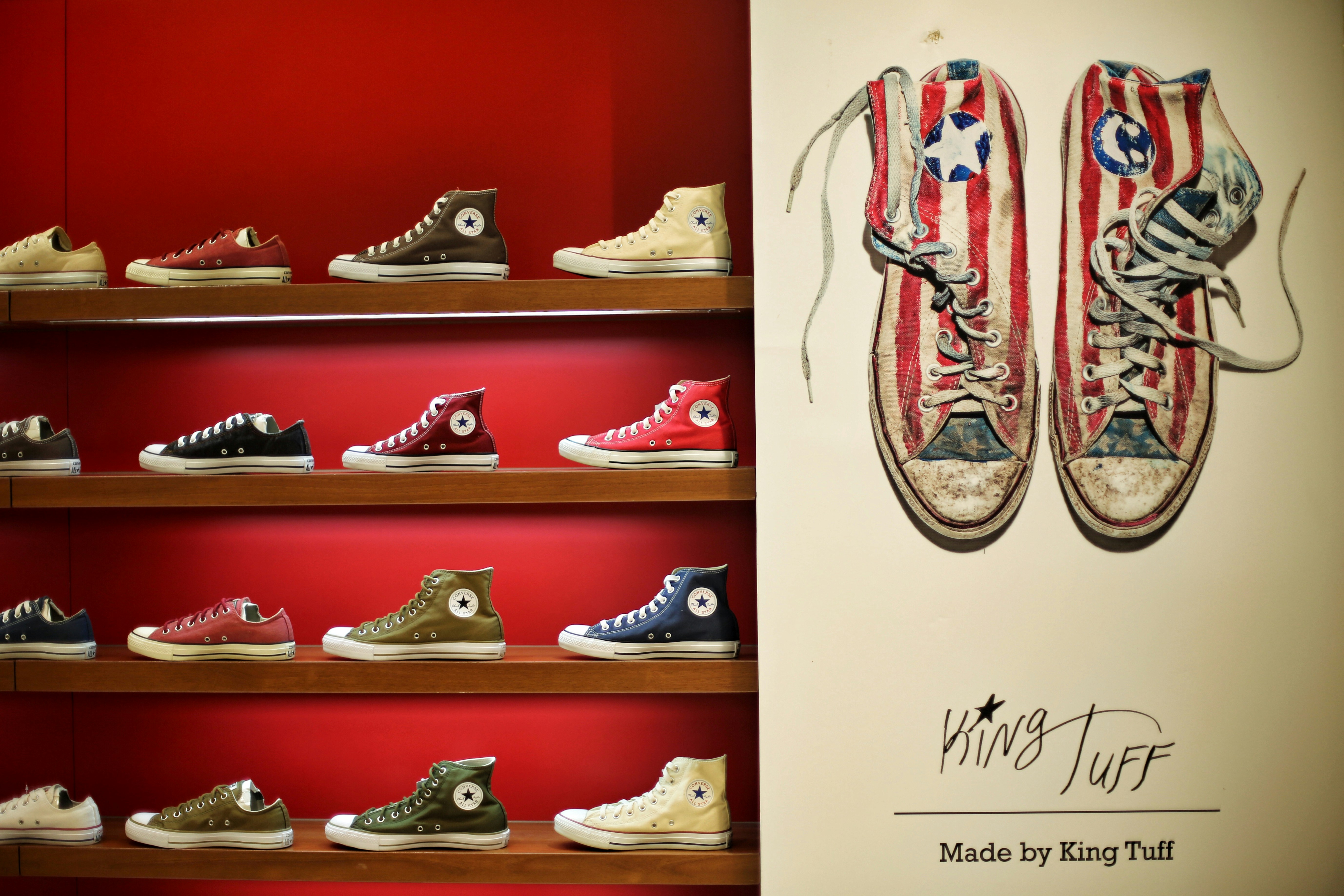 Premium shoe display case