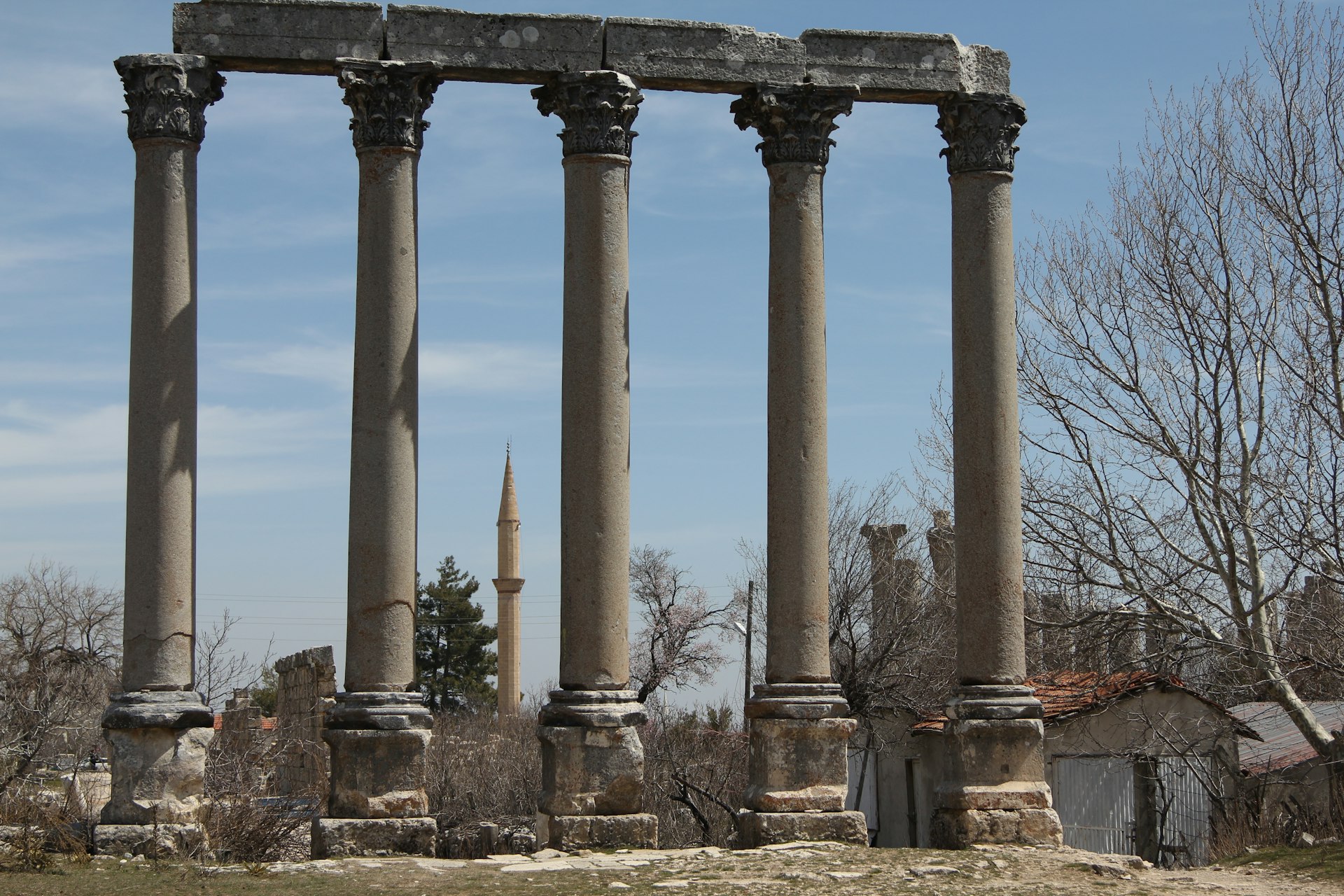 Uzuncaburç'ta Tyche Tapınağı, Uzuncaburç (Diokaisareia)