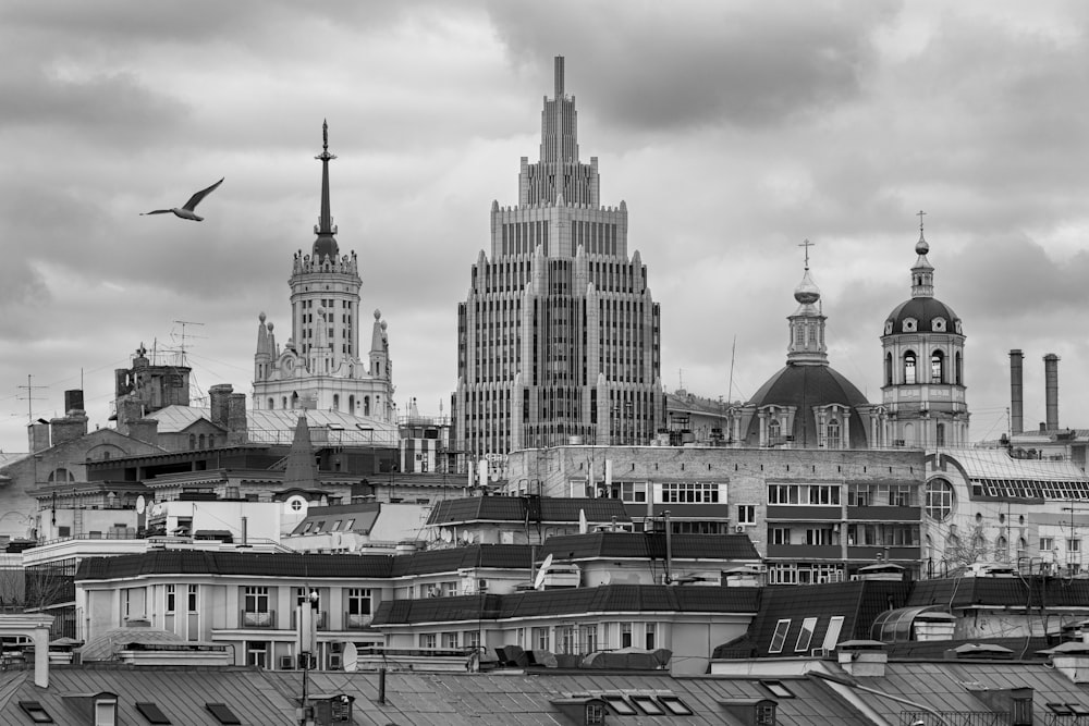 a black and white photo of a city skyline