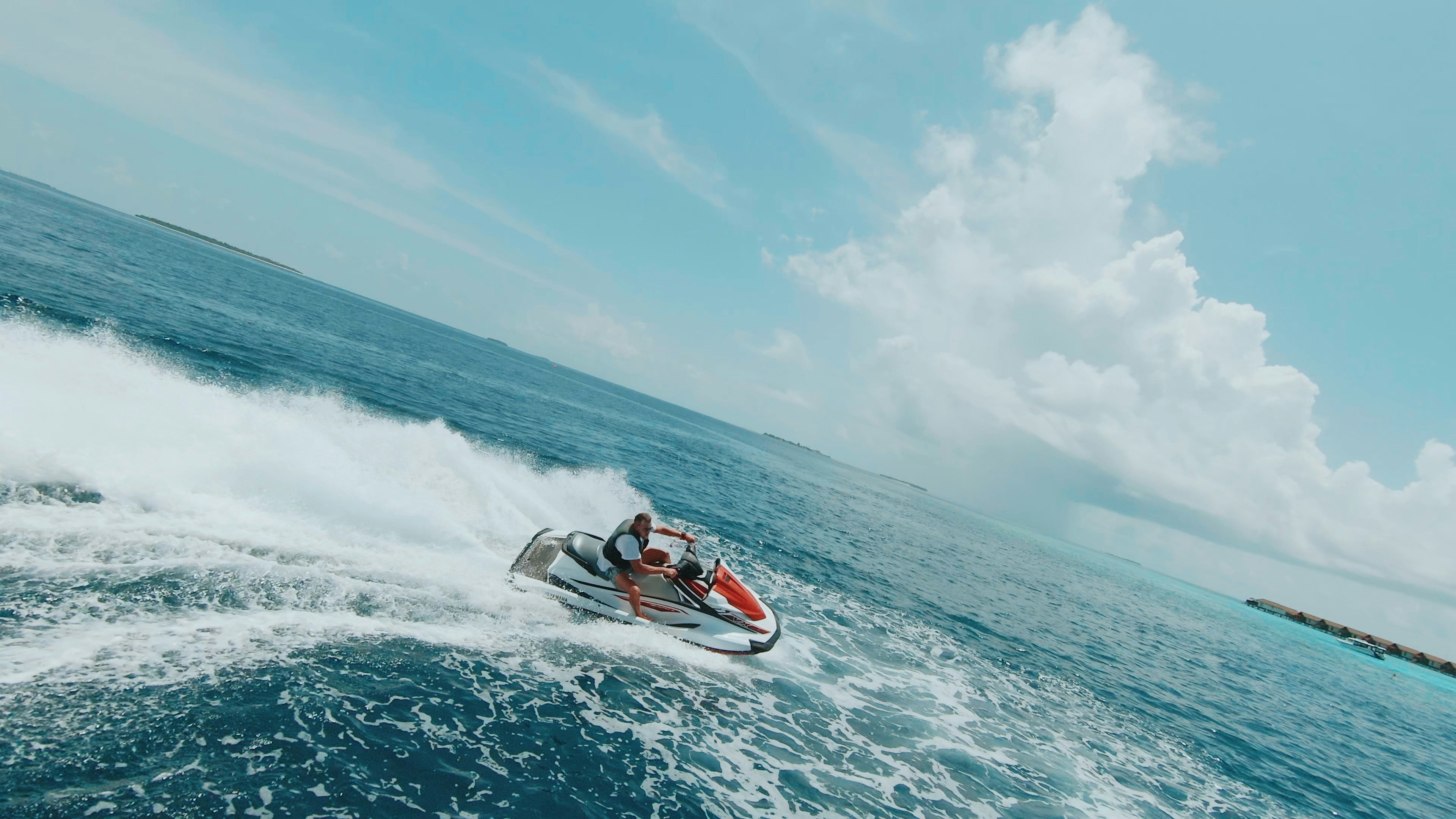 Photo by jonathanneversleeps